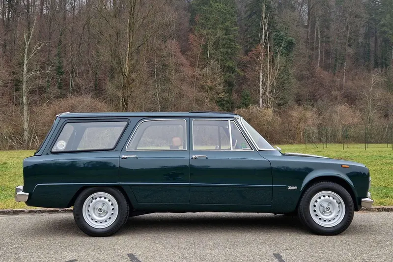 Alfa Romeo Giulia Super 1600 Giardinetta 7