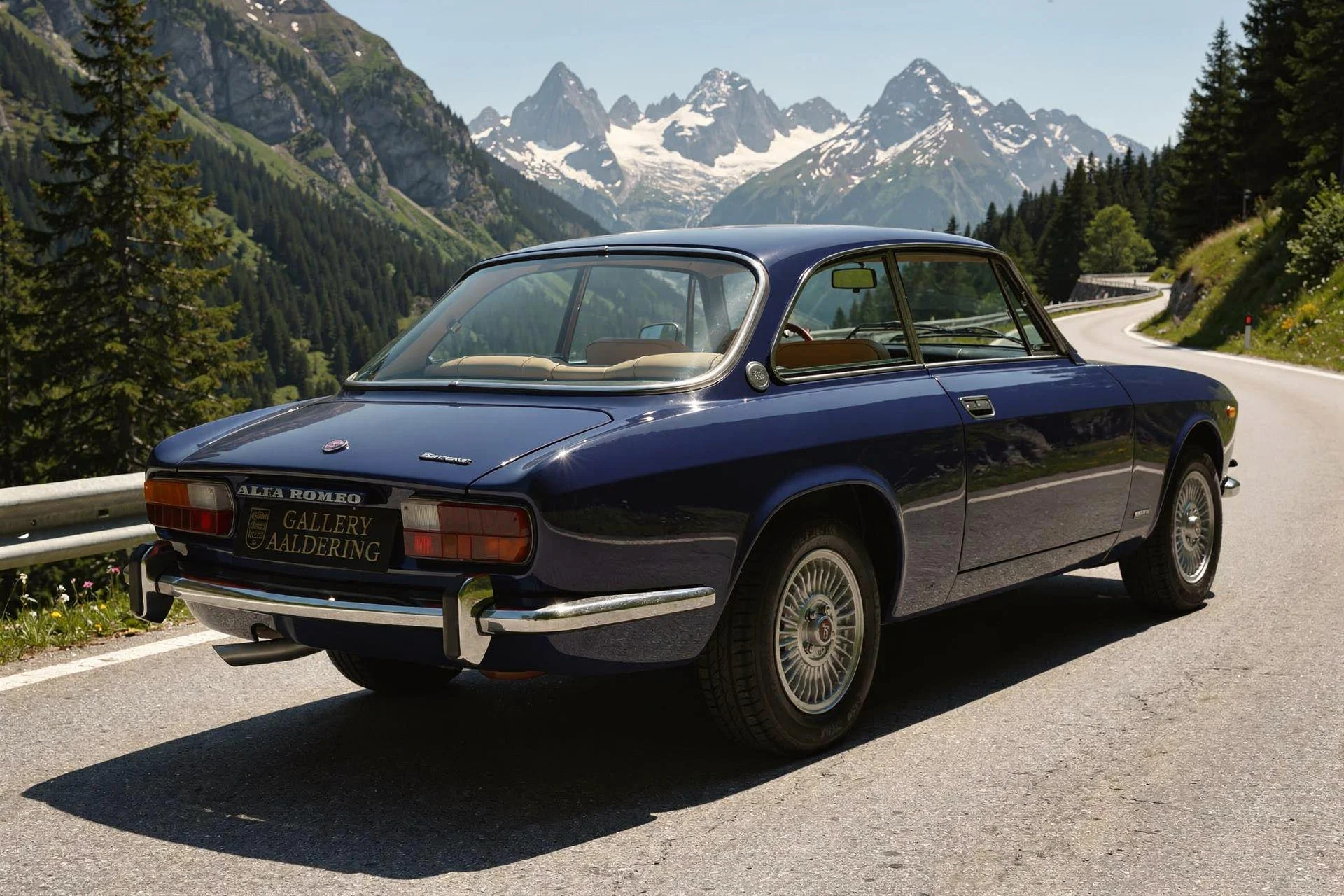 Alfa Romeo GTV 2000 Bertone Blu Ollandese over Naturale