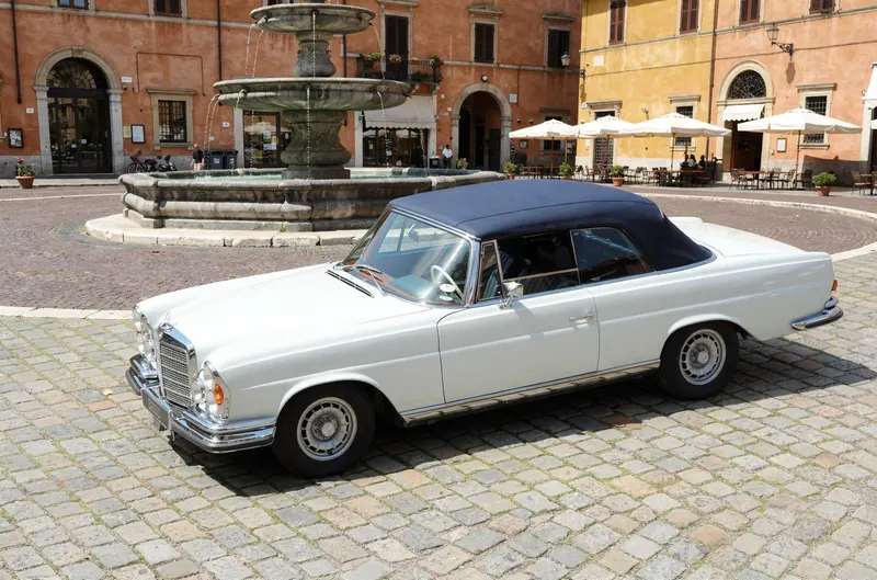 Mercedes-Benz 280 SE 3.5 Cabriolet 1