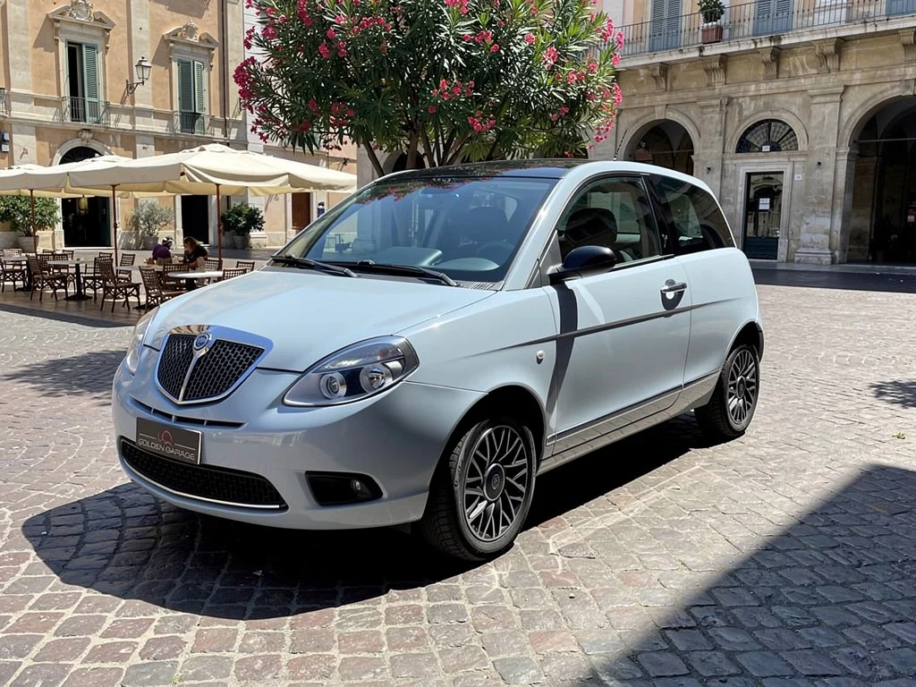 Lancia Ypsilon