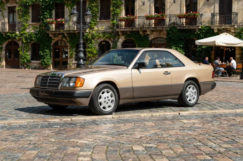 Mercedes-Benz 300 CE 1