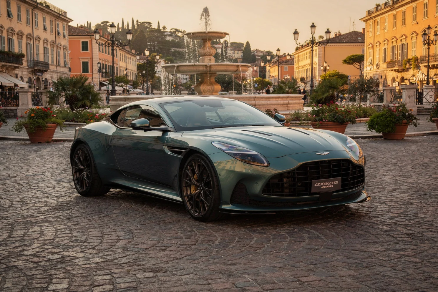 Aston Martin DB12