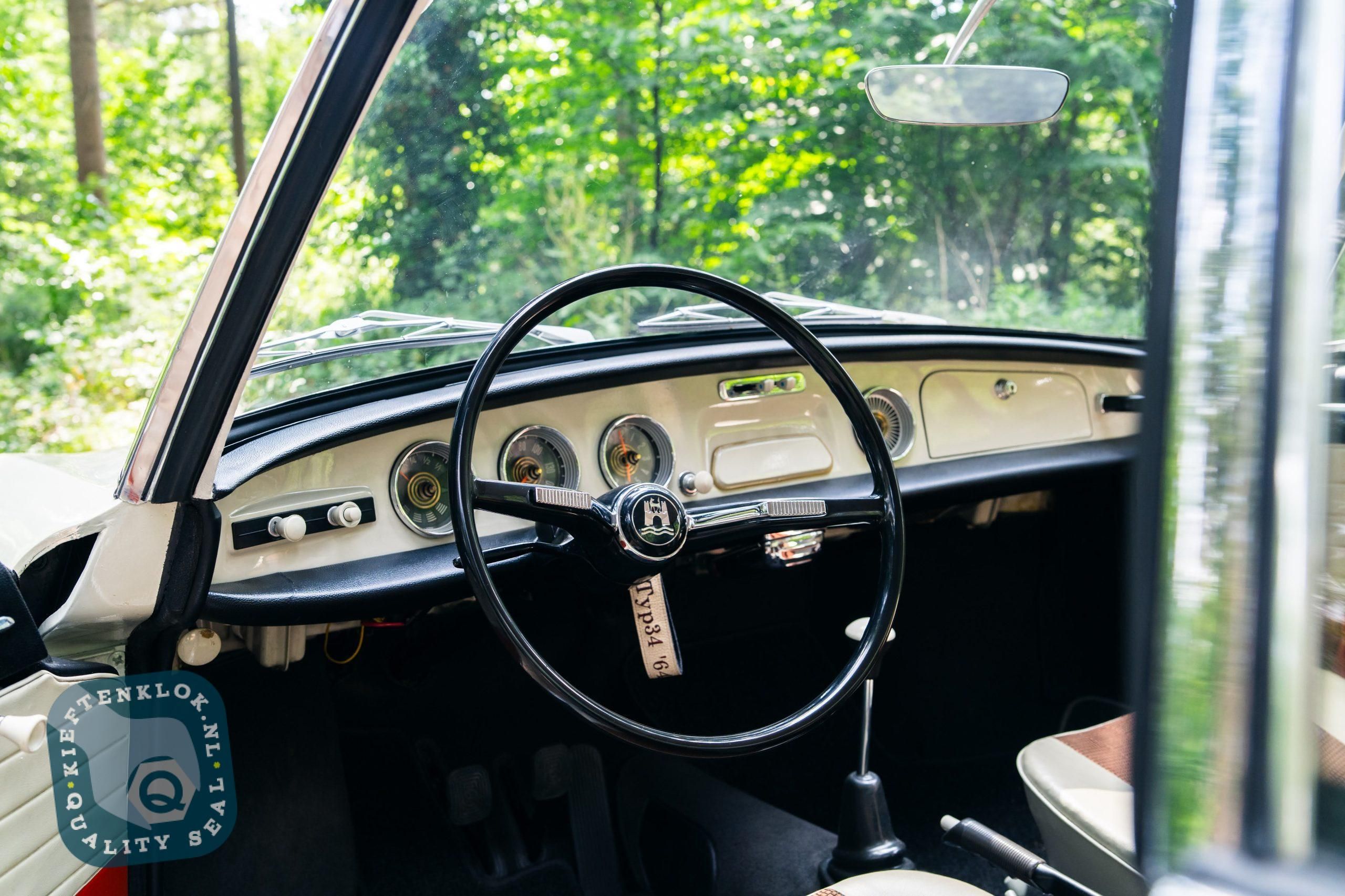 Volkswagen Karmann Ghia T34 Coupé 12