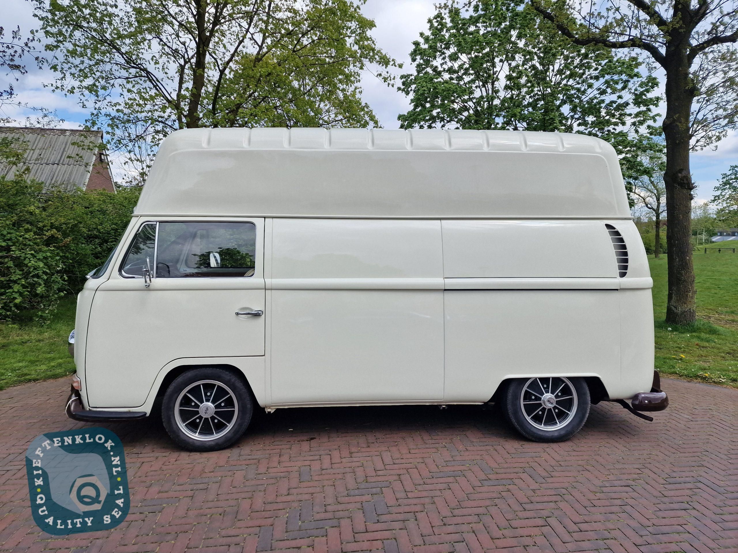 Volkswagen T2 Bus 3