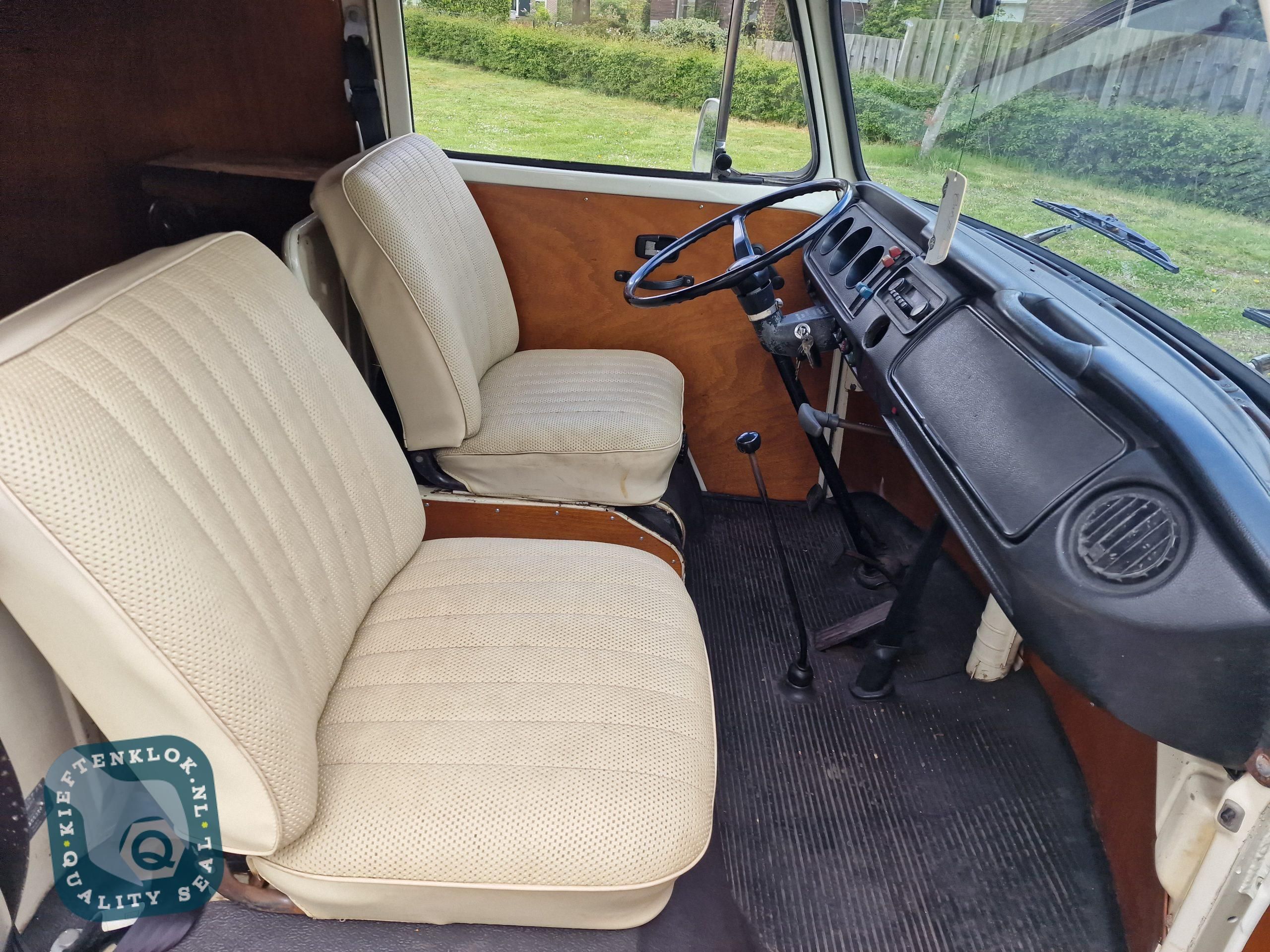 Volkswagen T2 Bus 8