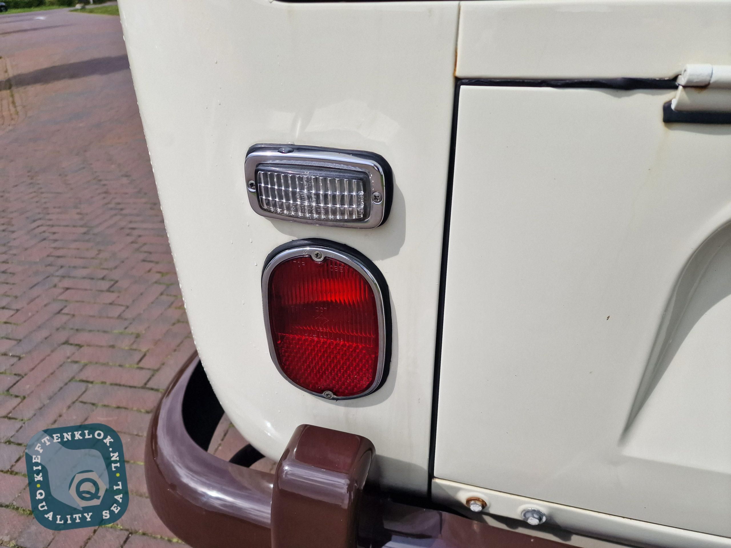 Volkswagen T2 Bus 11