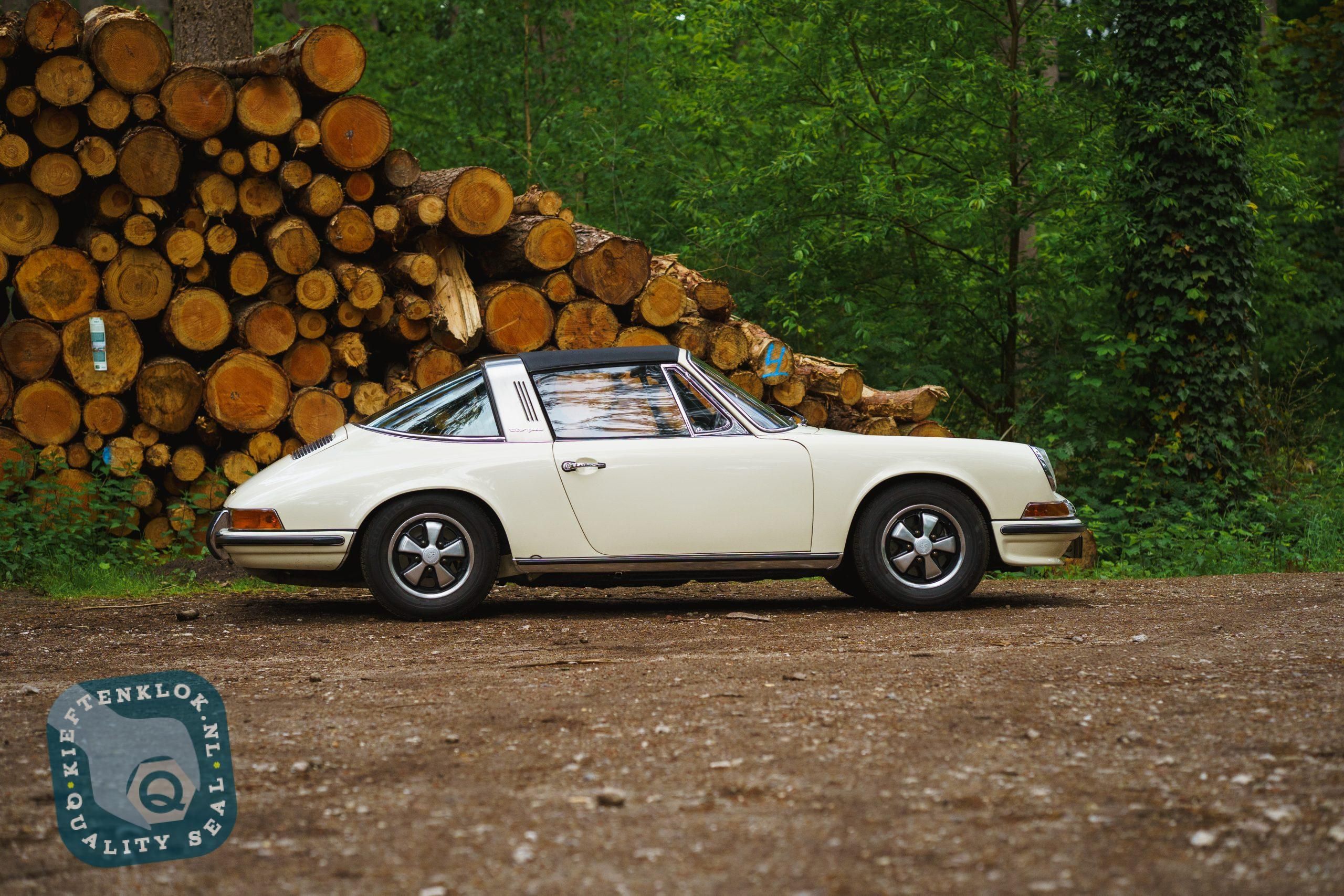 Porsche 911 Targa 2.2E 2