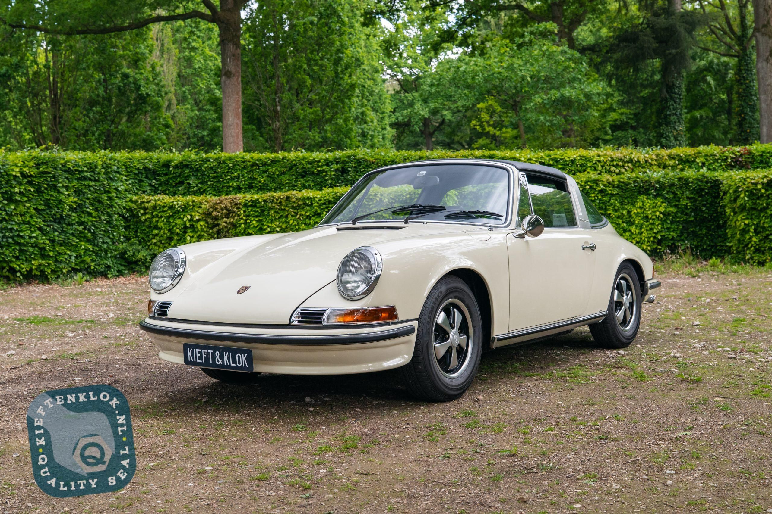 Porsche 911 Targa 2.2E 9
