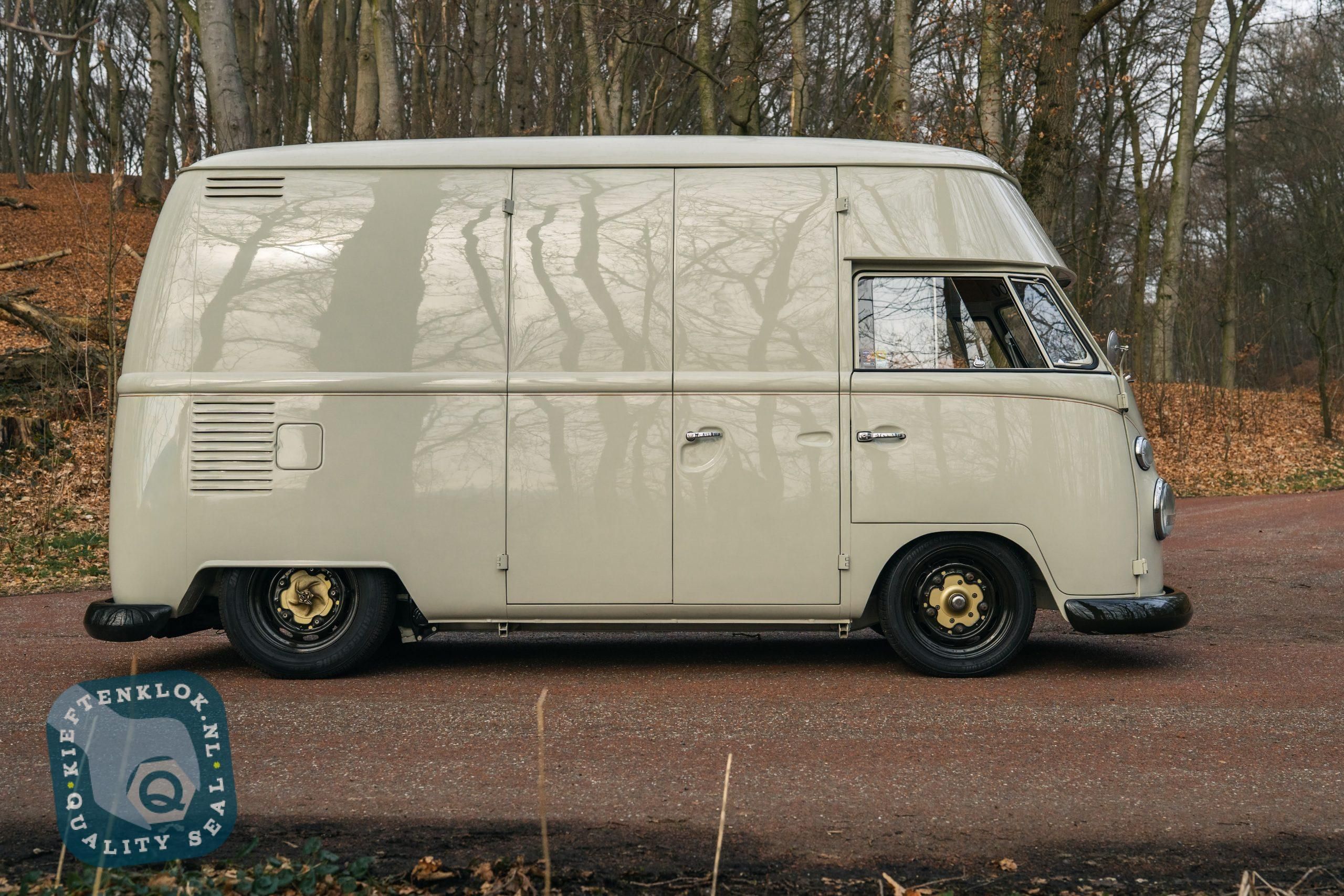 Volkswagen T2 Bus Westfalia 2