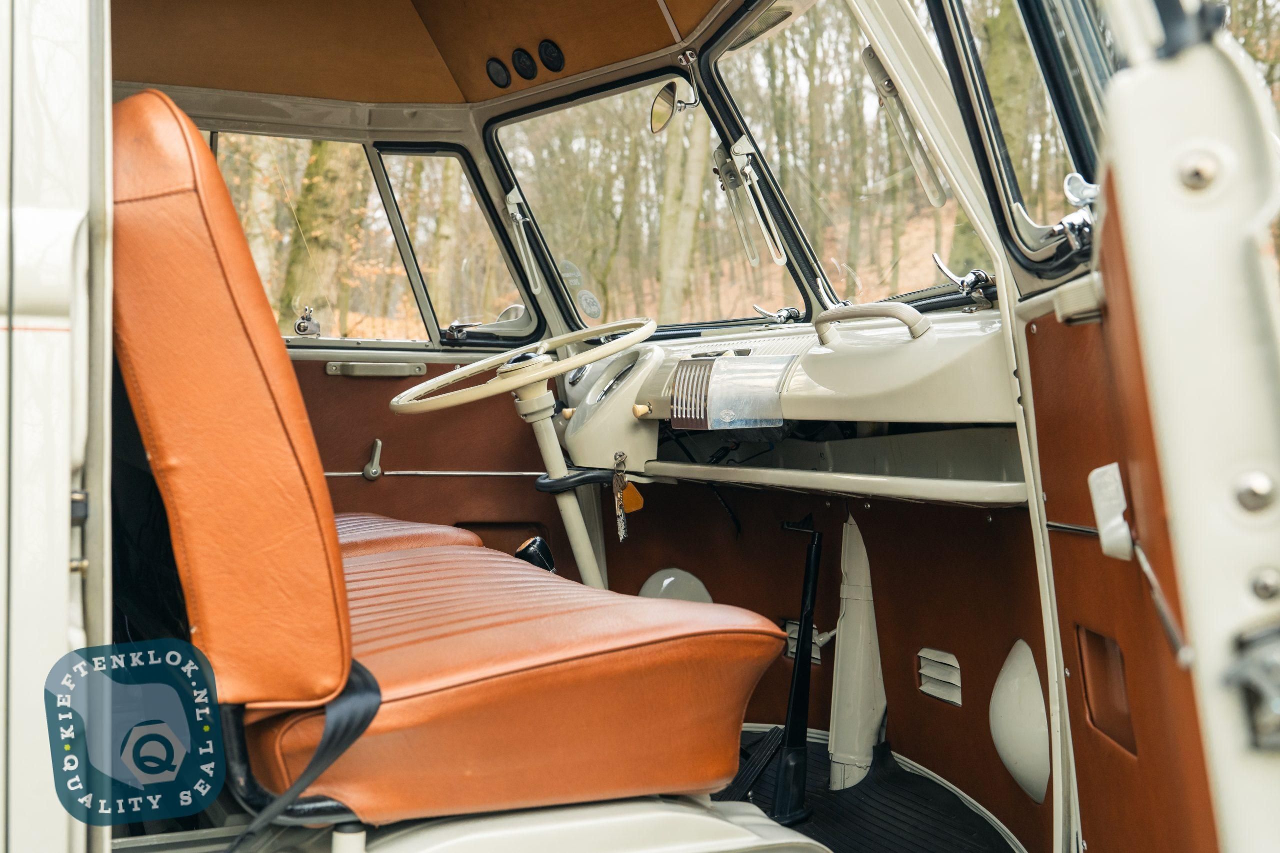 Volkswagen T2 Bus Westfalia 10