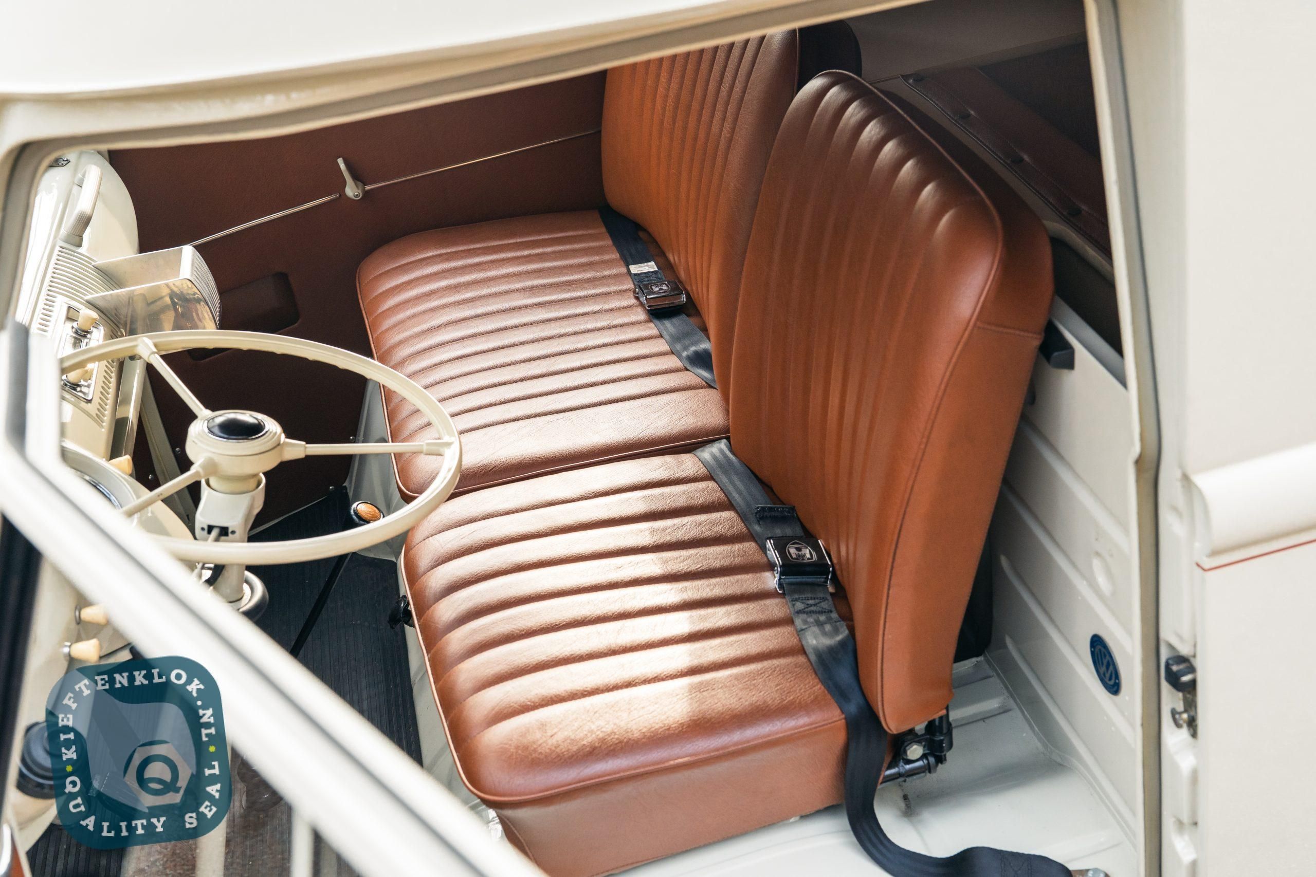 Volkswagen T2 Bus Westfalia 13