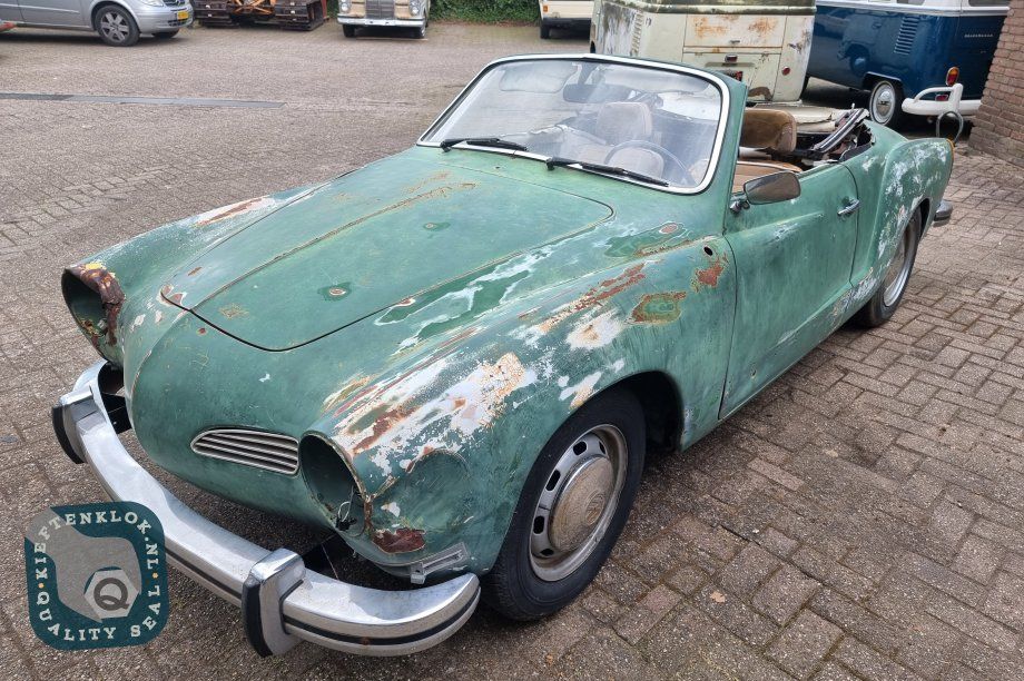 Volkswagen Karmann Ghia Cabriolet 2