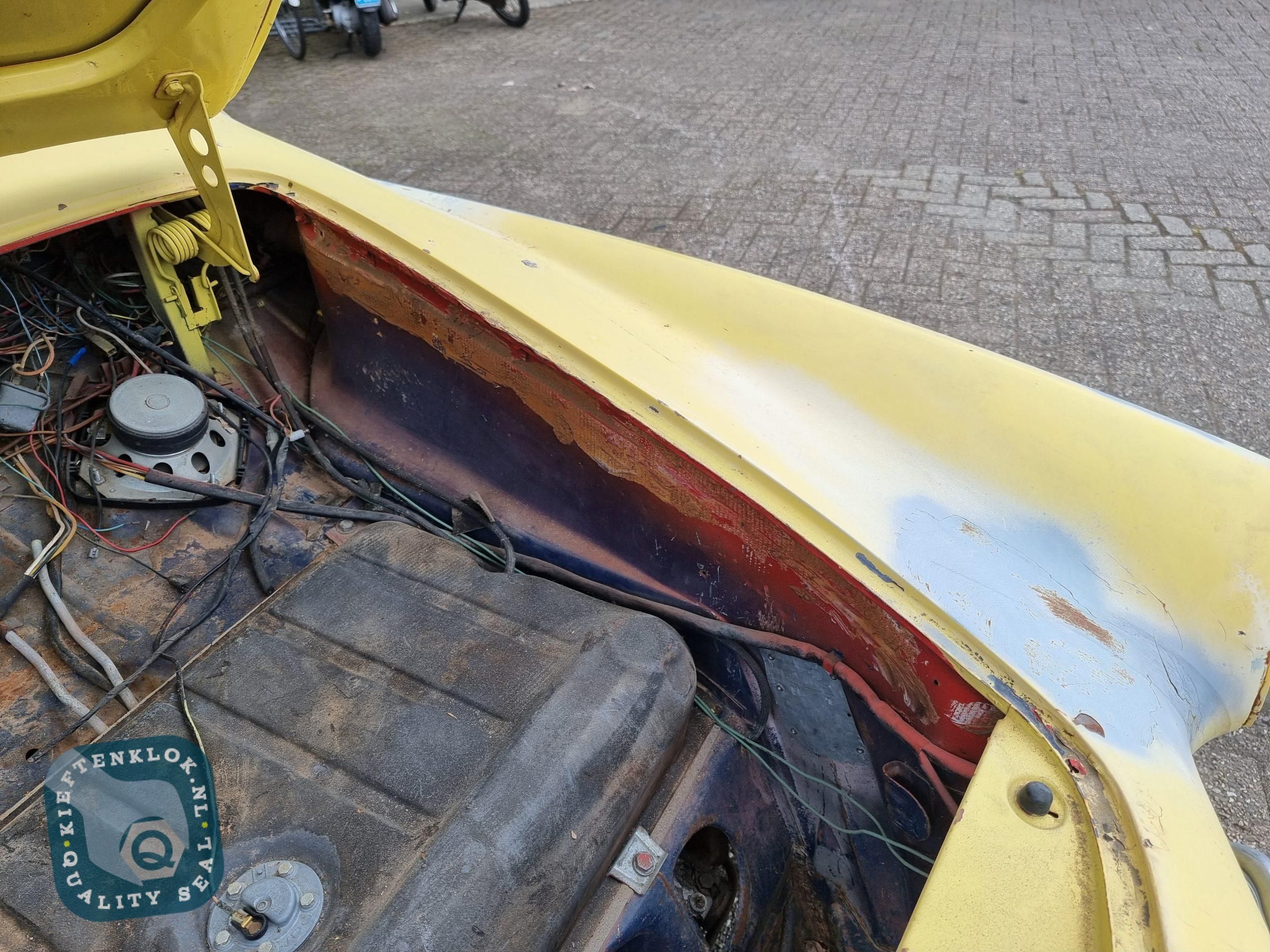 Volkswagen Karmann Ghia Cabriolet 11