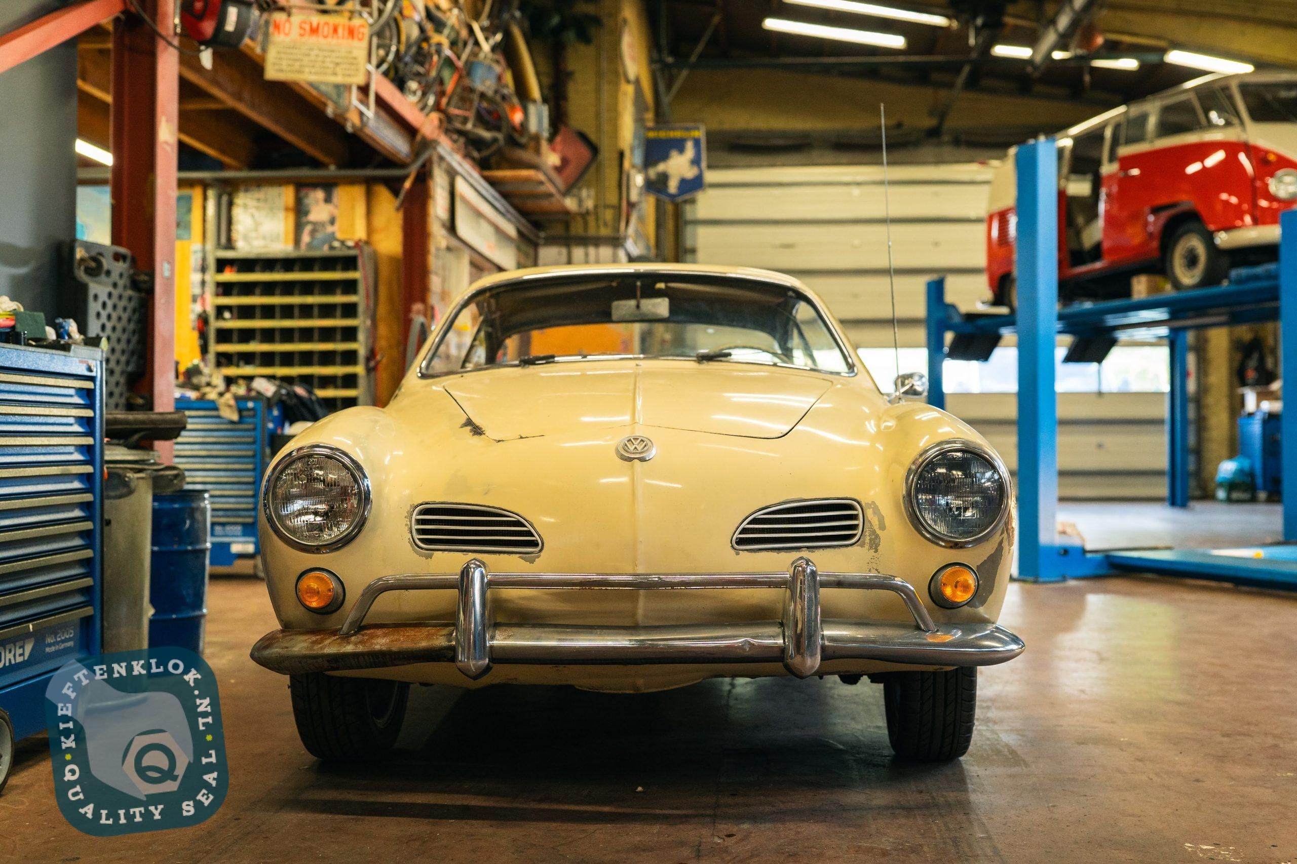 Volkswagen Karmann Ghia Coupé 8