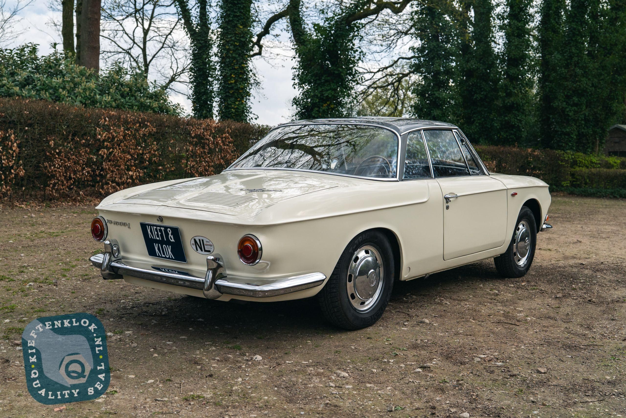 Volkswagen Karmann Ghia 2