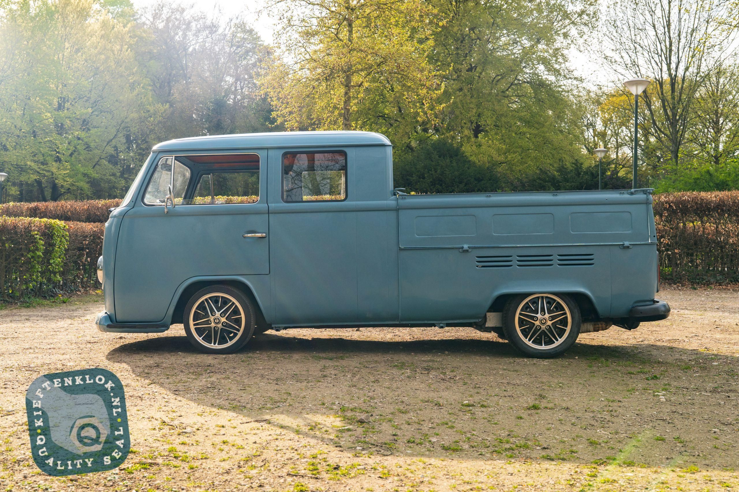 Volkswagen T2 Bus 6