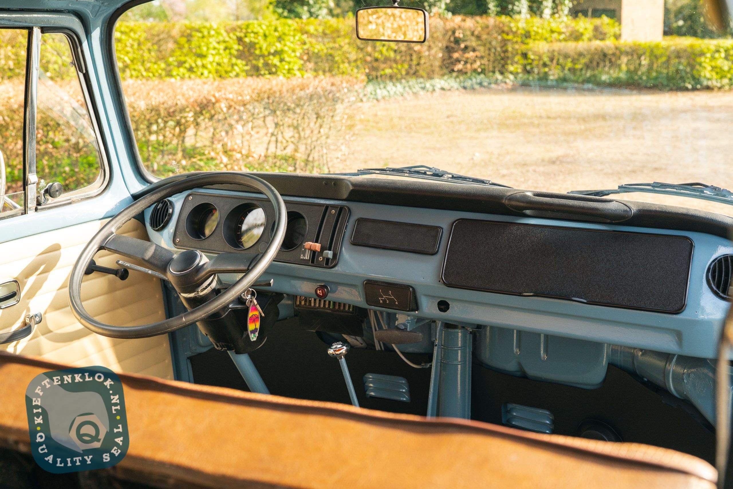 Volkswagen T2 Bus 7
