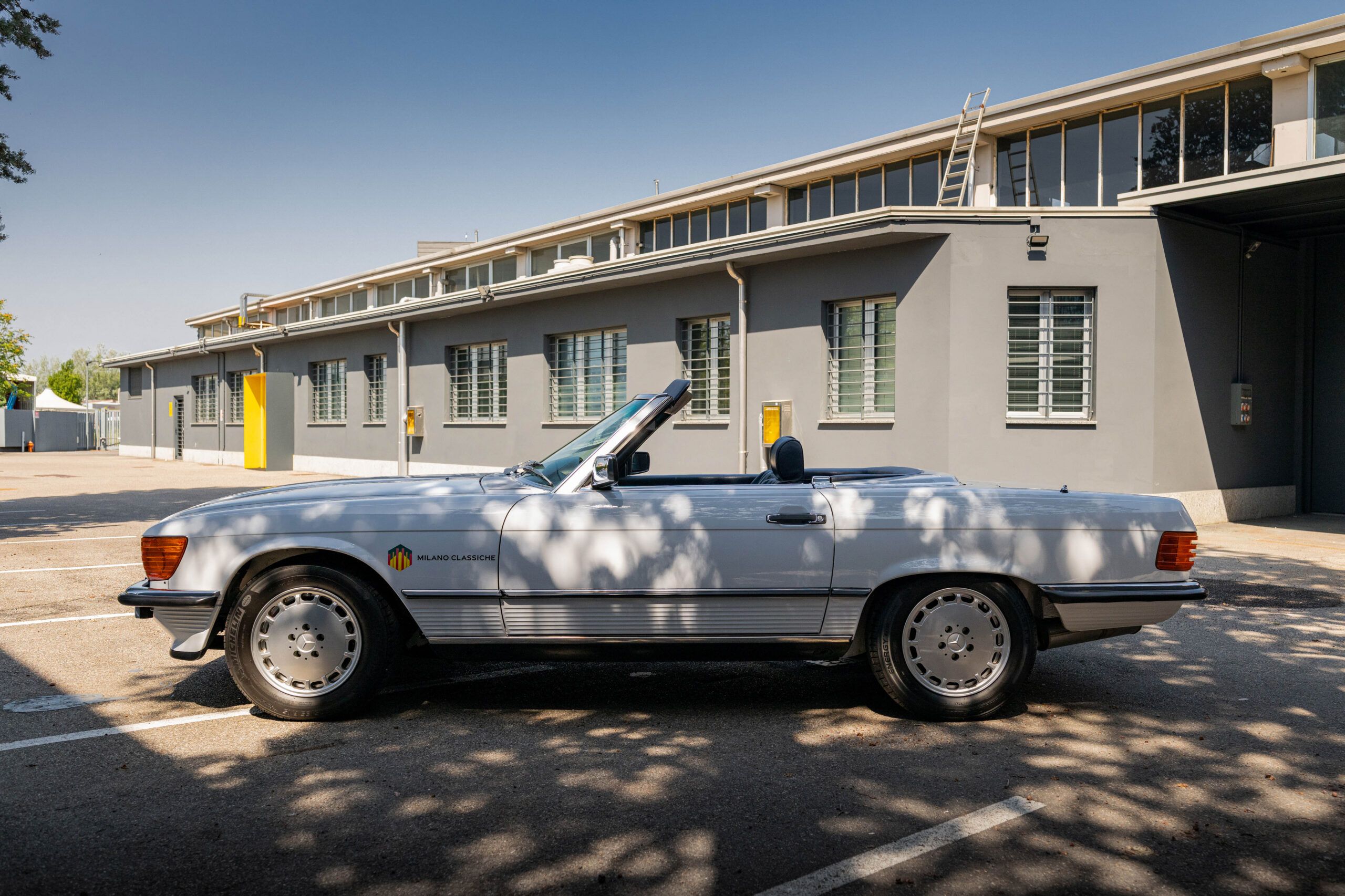 Mercedes-Benz 500 SL R107 3