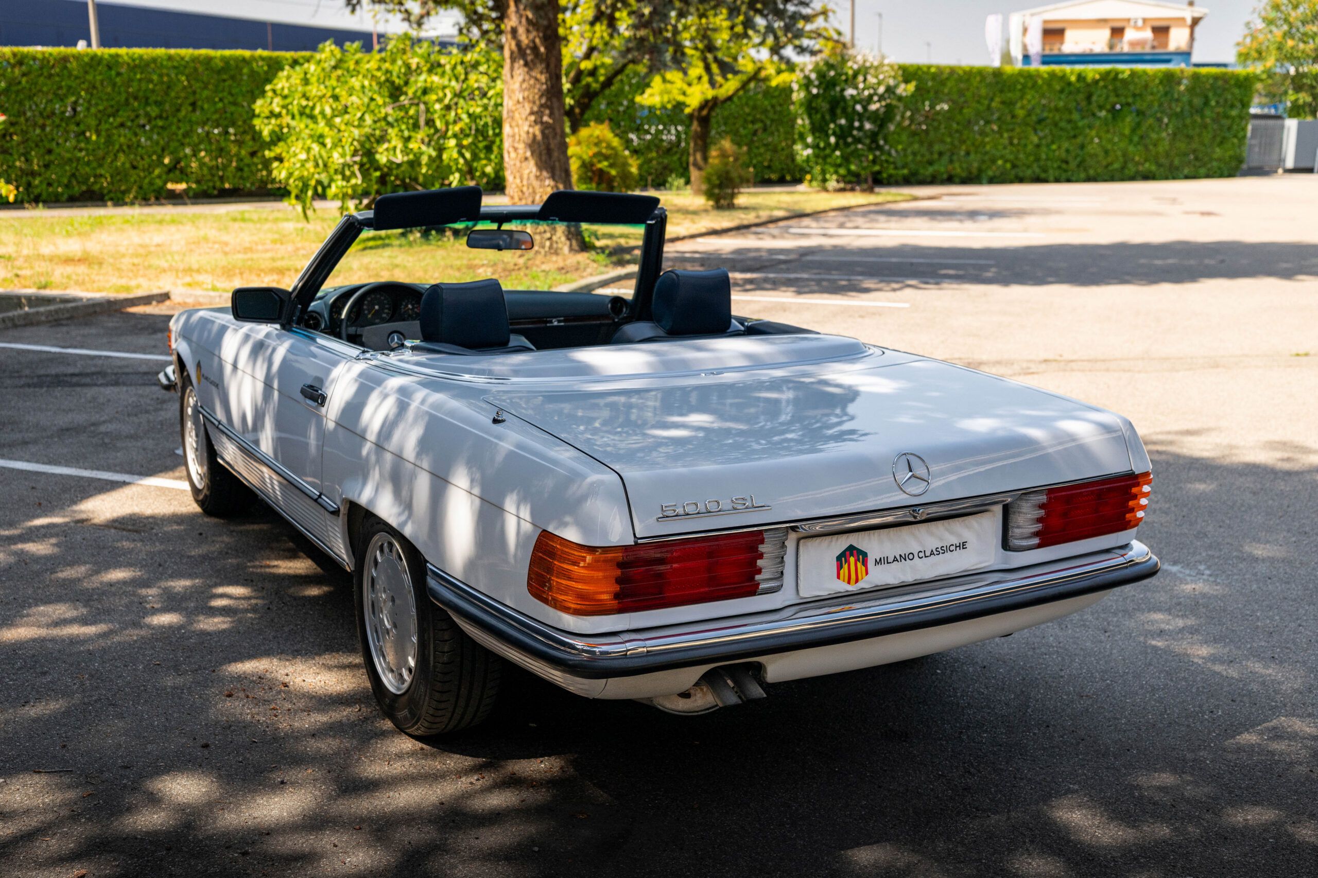 Mercedes-Benz 500 SL R107 4