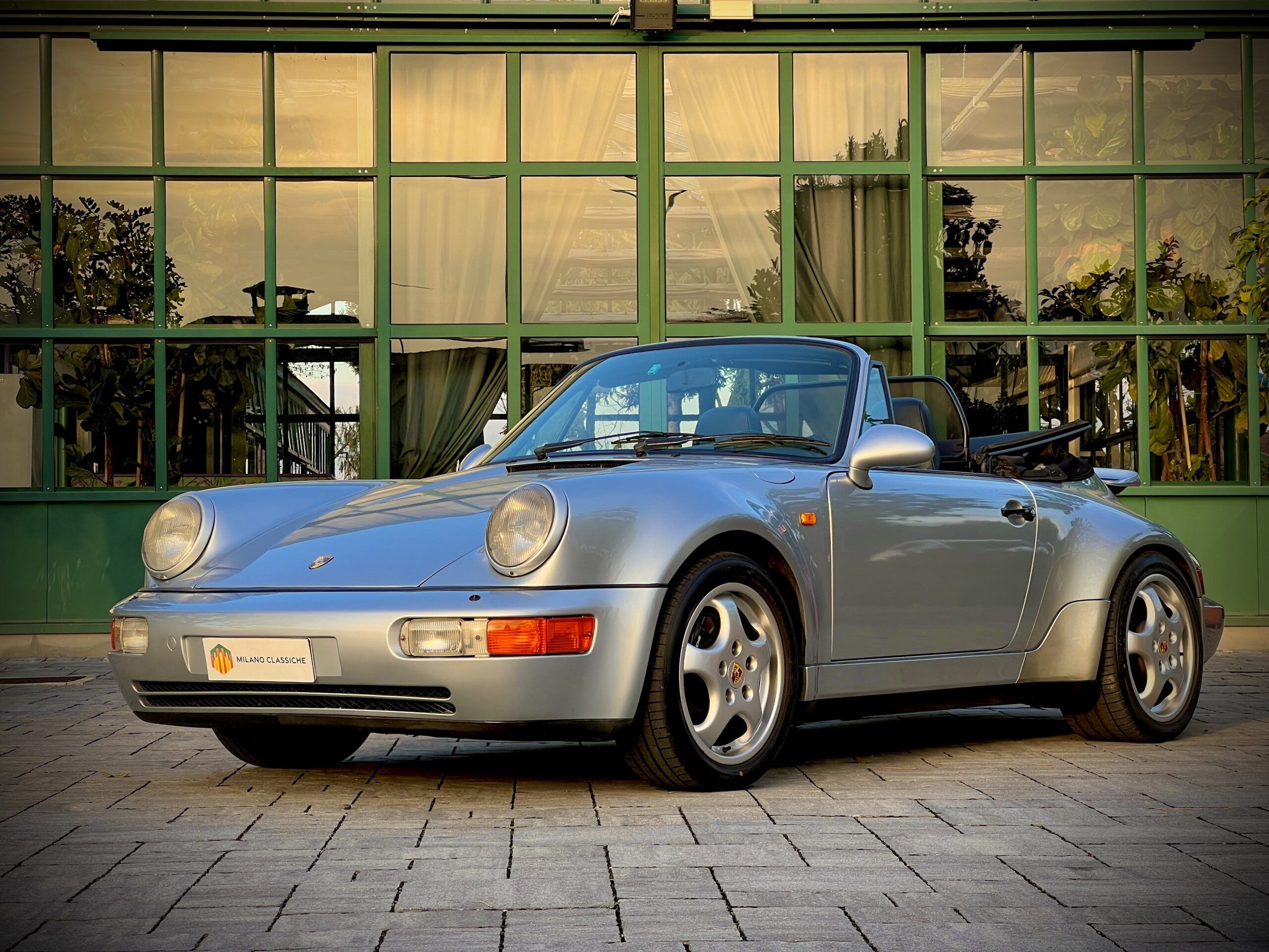 Porsche 911 Carrera 2 Cabrio Turbo look (964 Series) 2