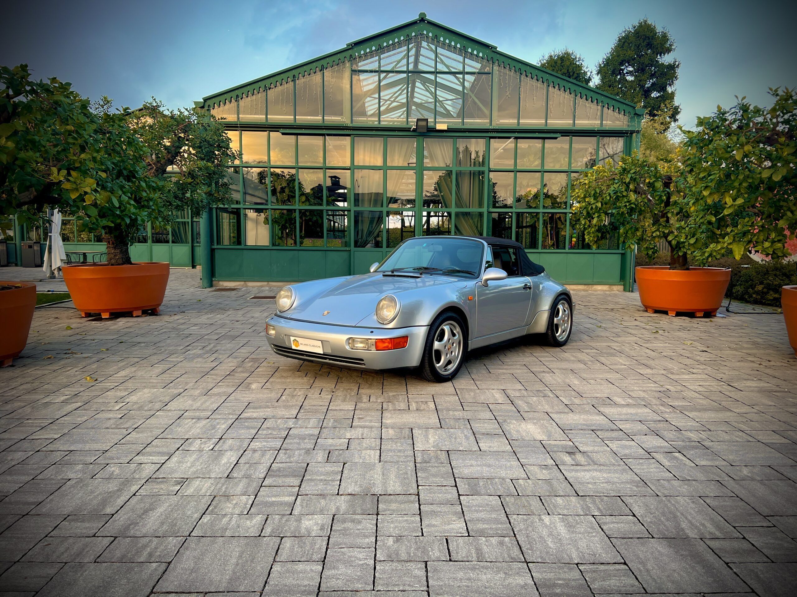 Porsche 911 Carrera 2 Cabrio Turbo look (964 Series) 4