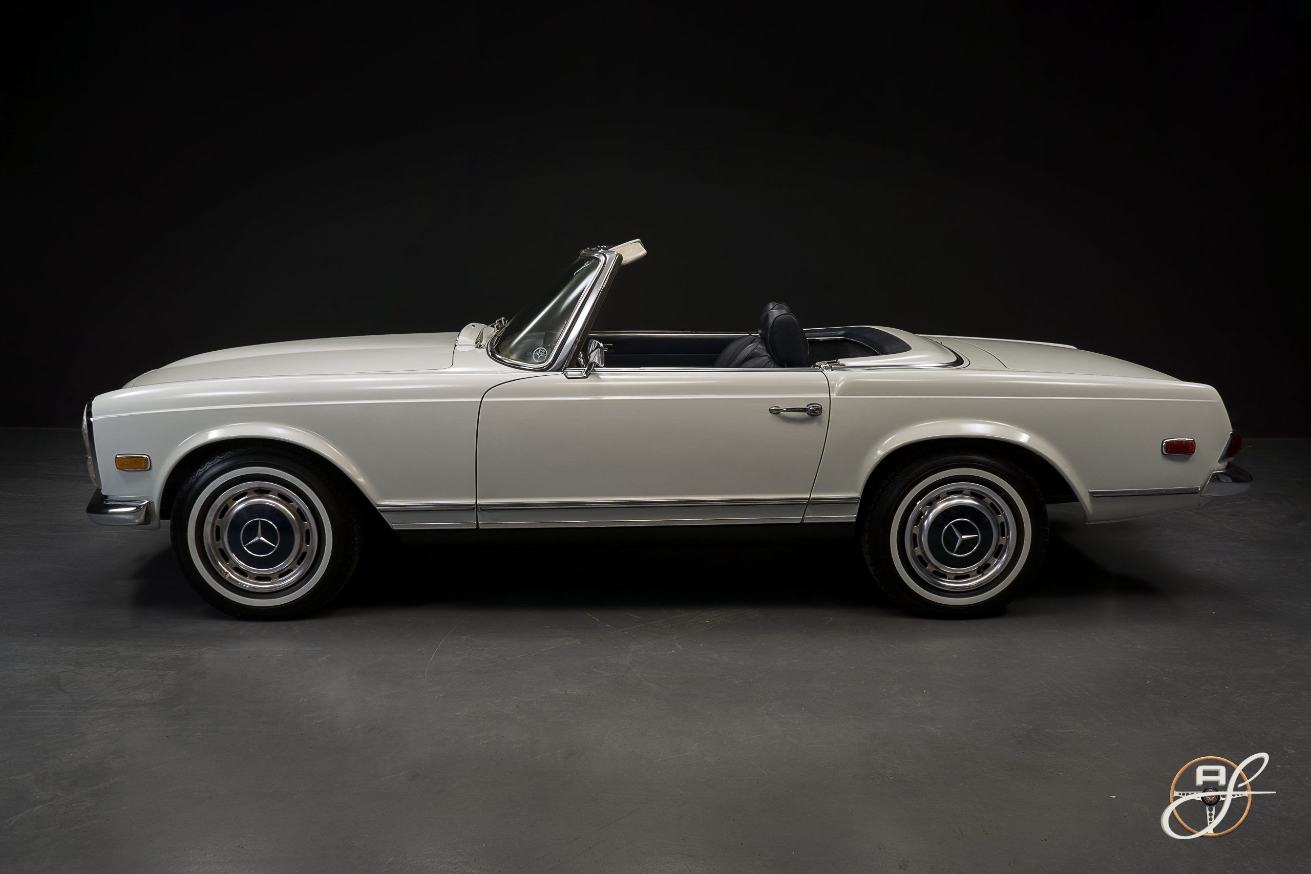 Mercedes-Benz 280SL 3