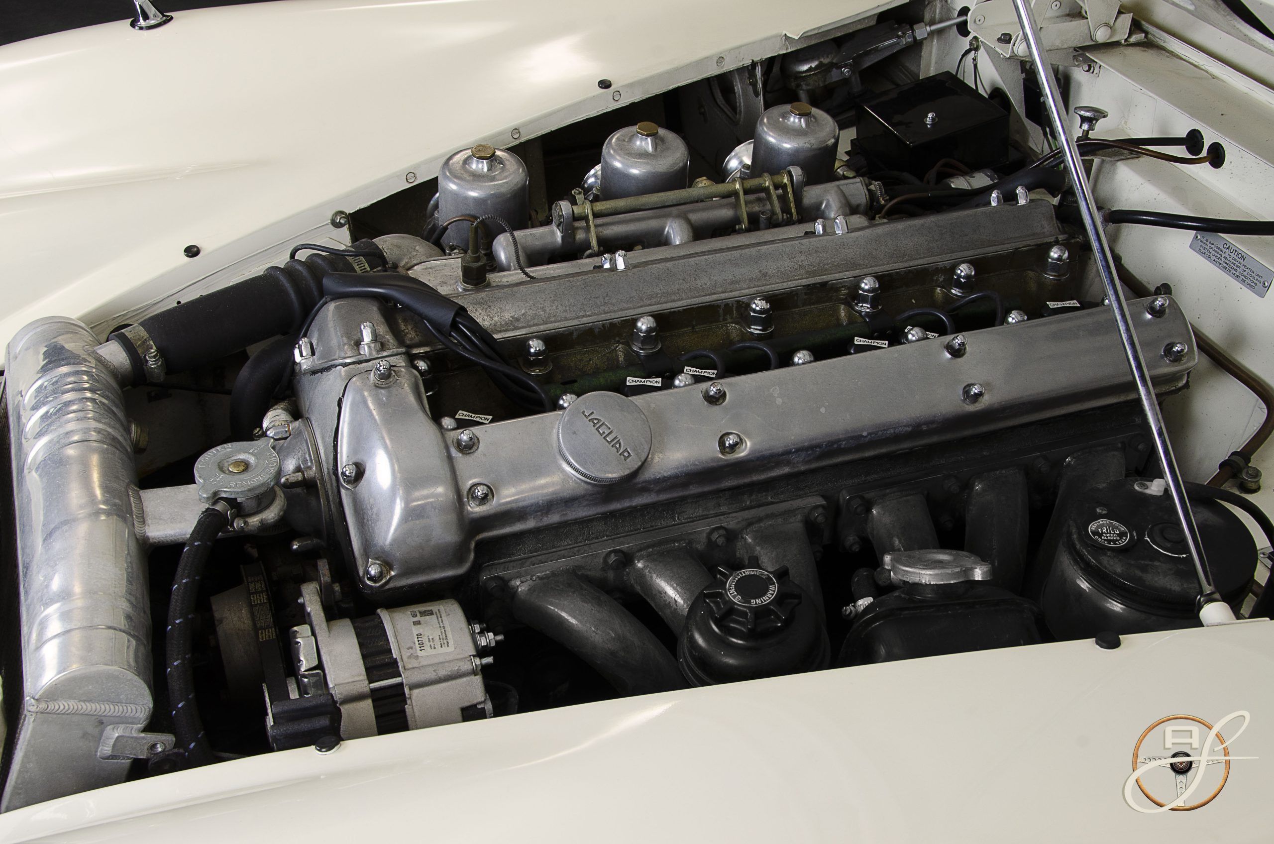 Jaguar XK150 13