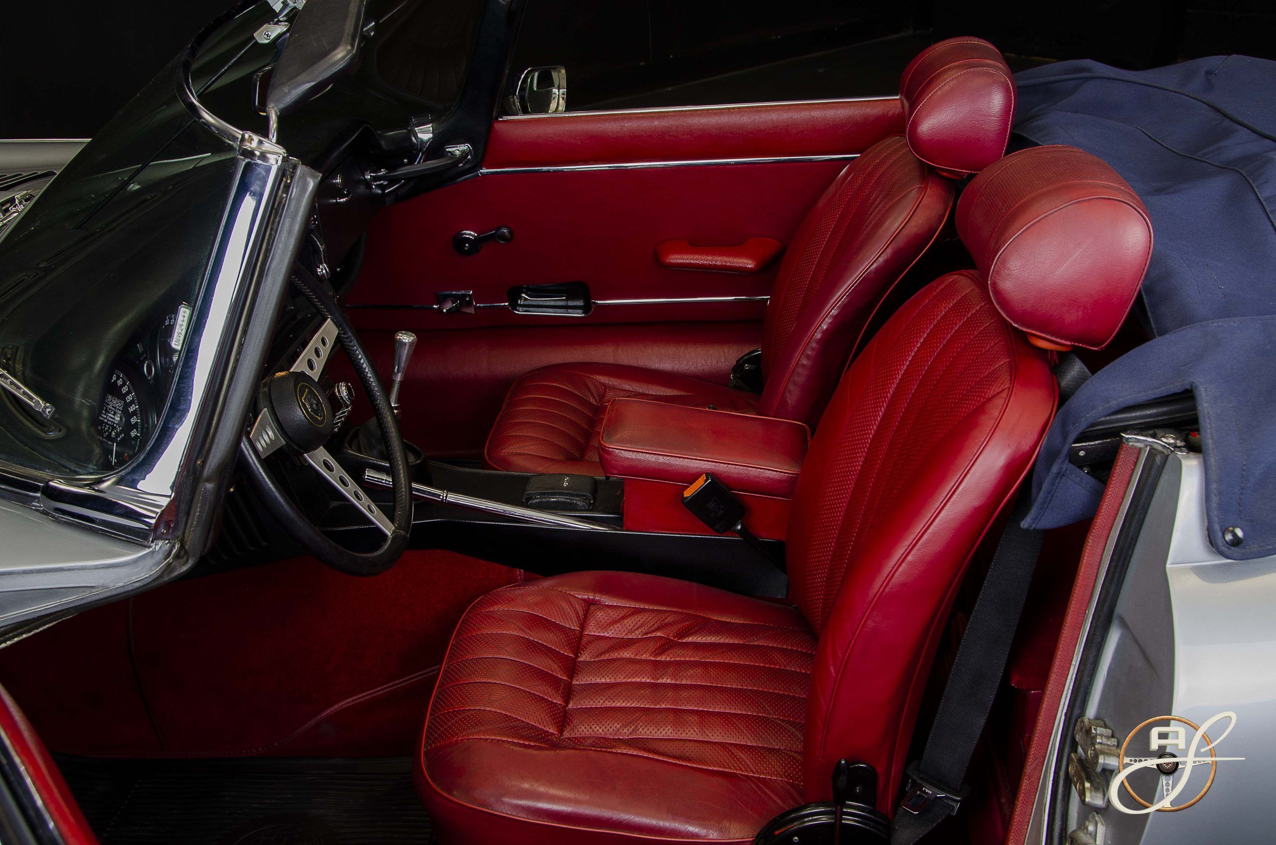 Jaguar E- Type Series 3 Roadster 12