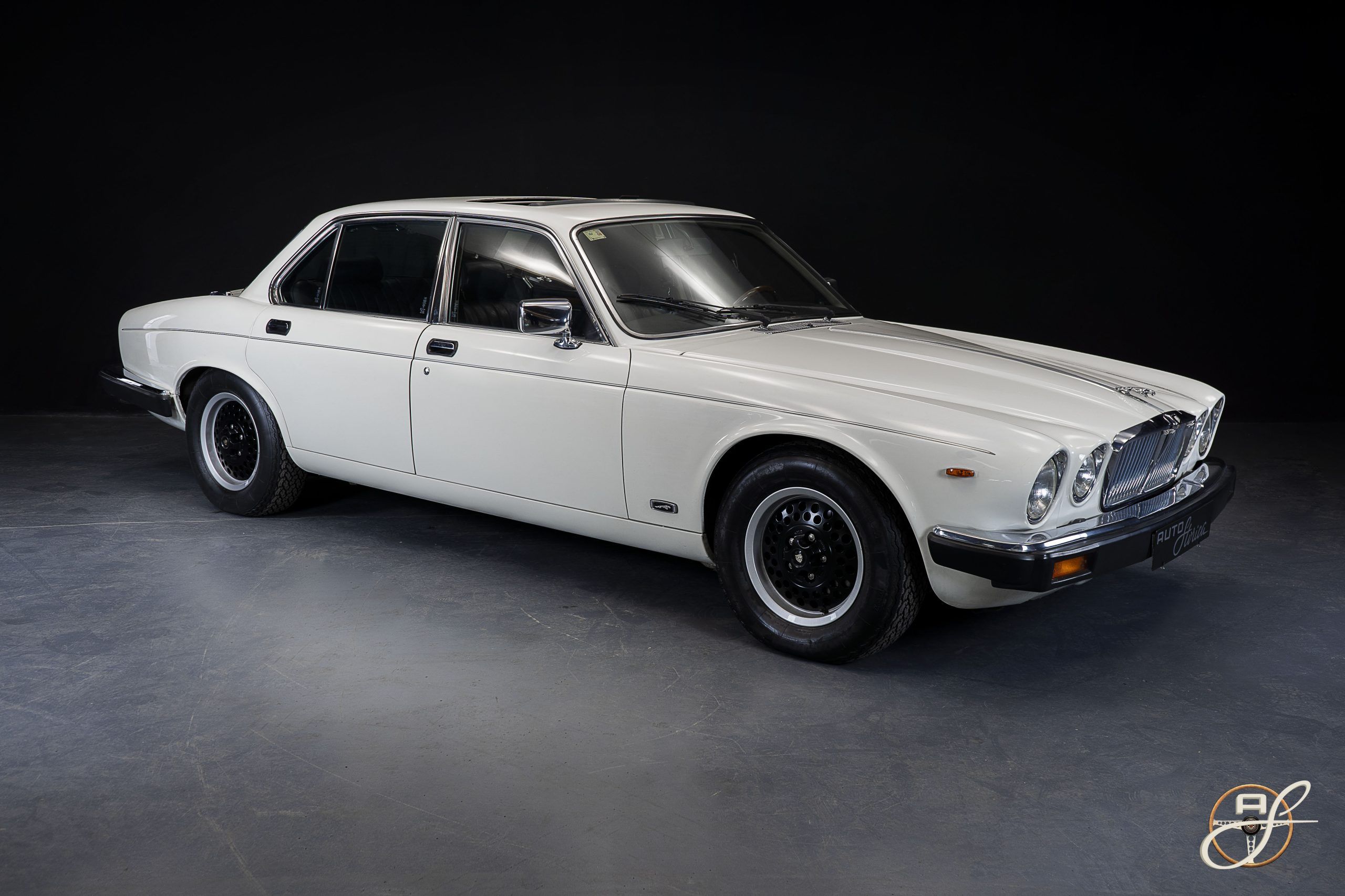 Jaguar XJ12 Sovereign V12 3