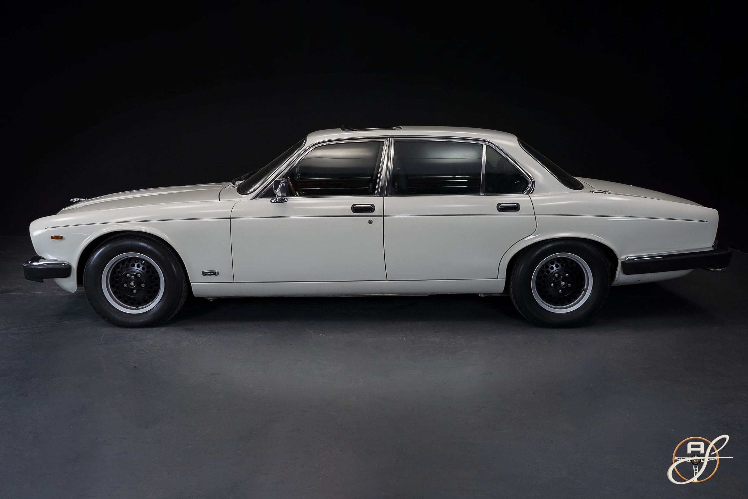 Jaguar XJ12 Sovereign V12 8