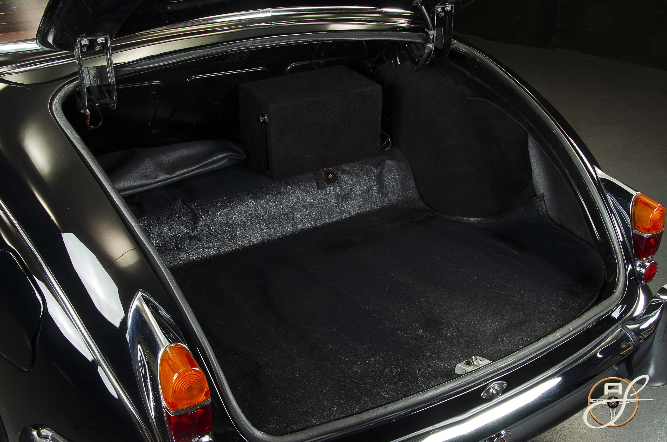 Jaguar MKII 7