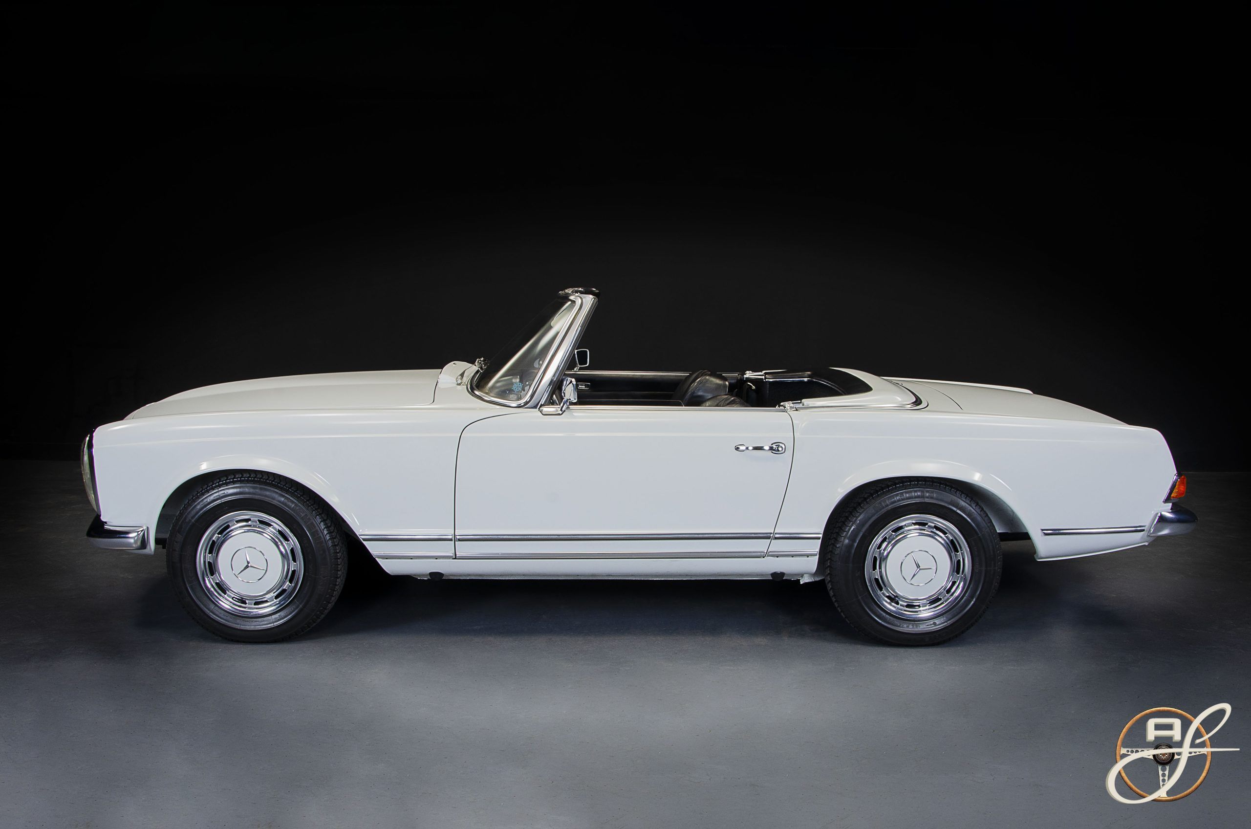 Mercedes-Benz 280SL 3