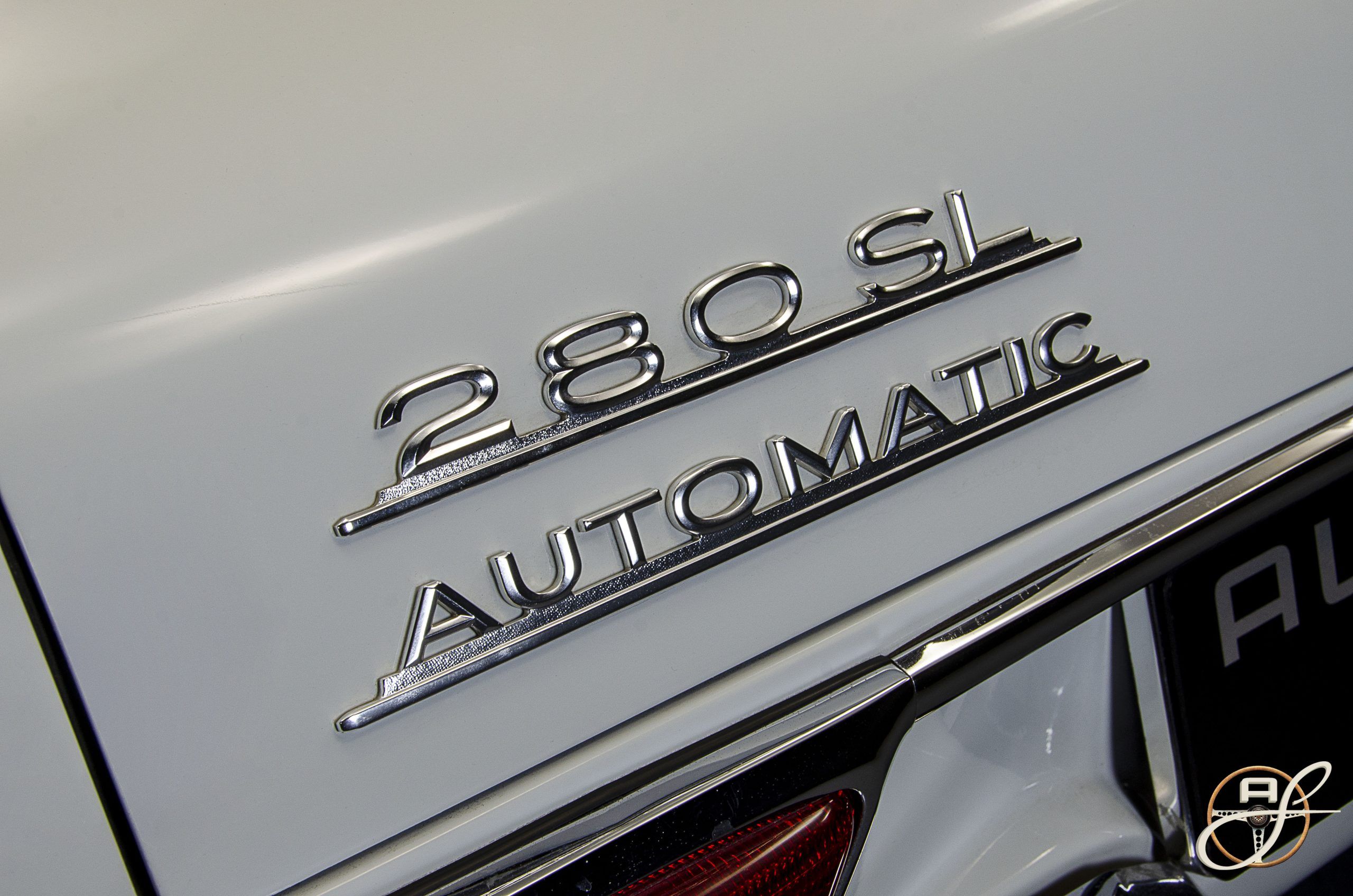 Mercedes-Benz 280SL 5