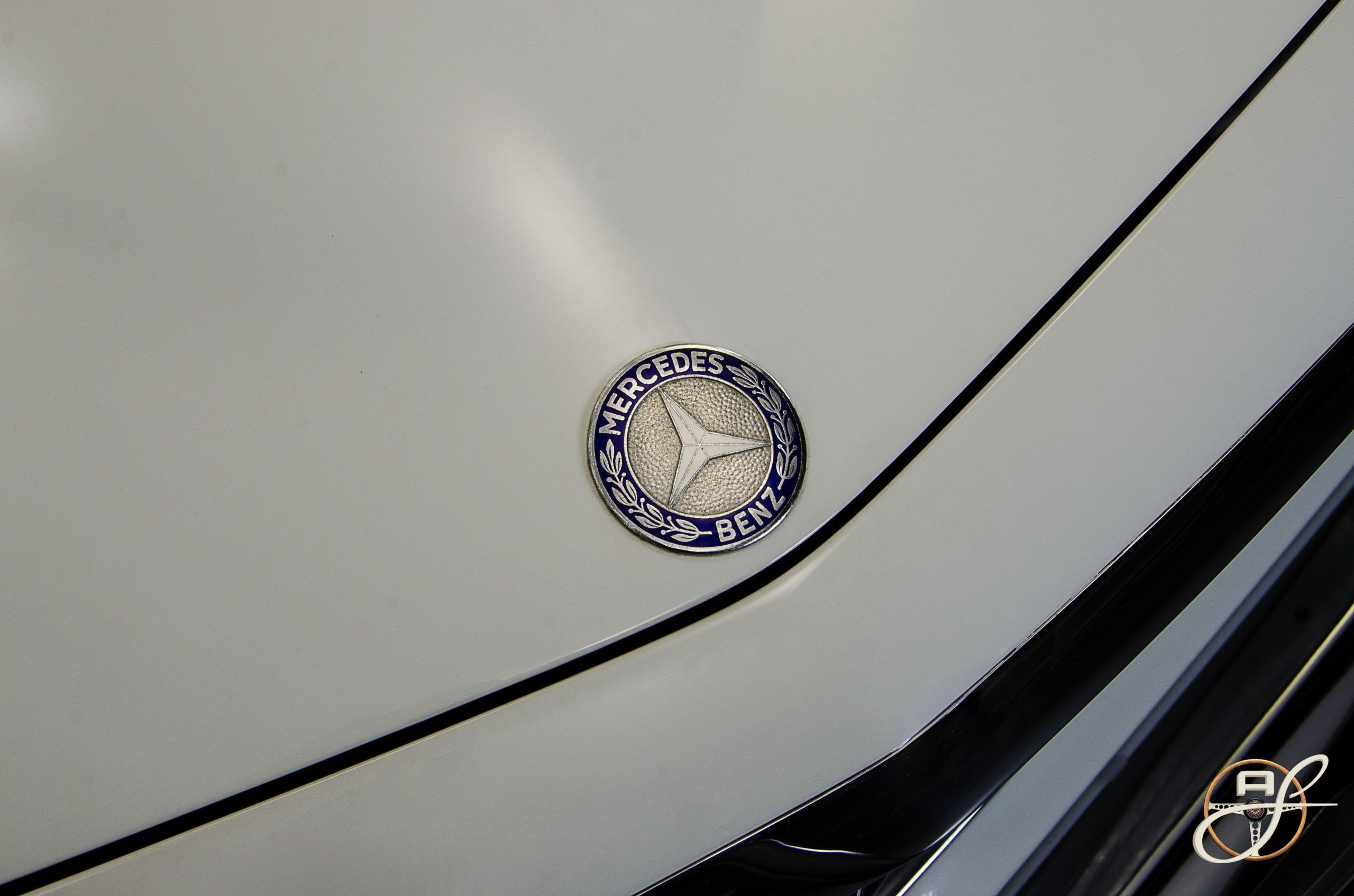 Mercedes-Benz 280SL 6
