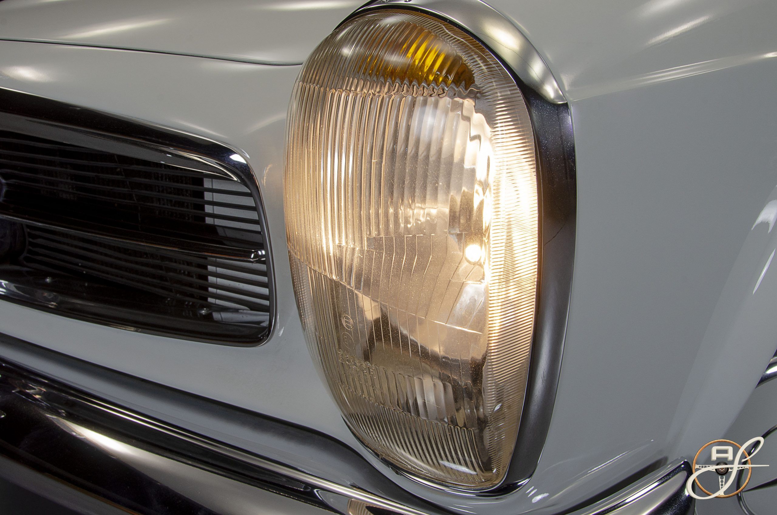 Mercedes-Benz 280SL 7