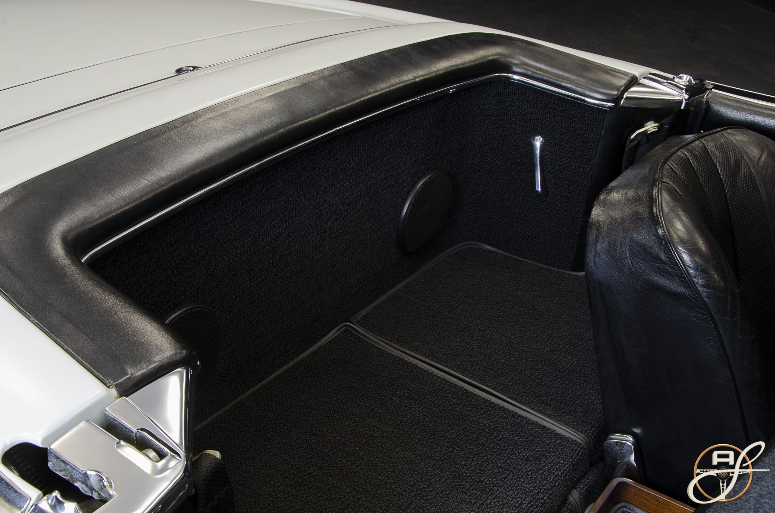 Mercedes-Benz 280SL 12