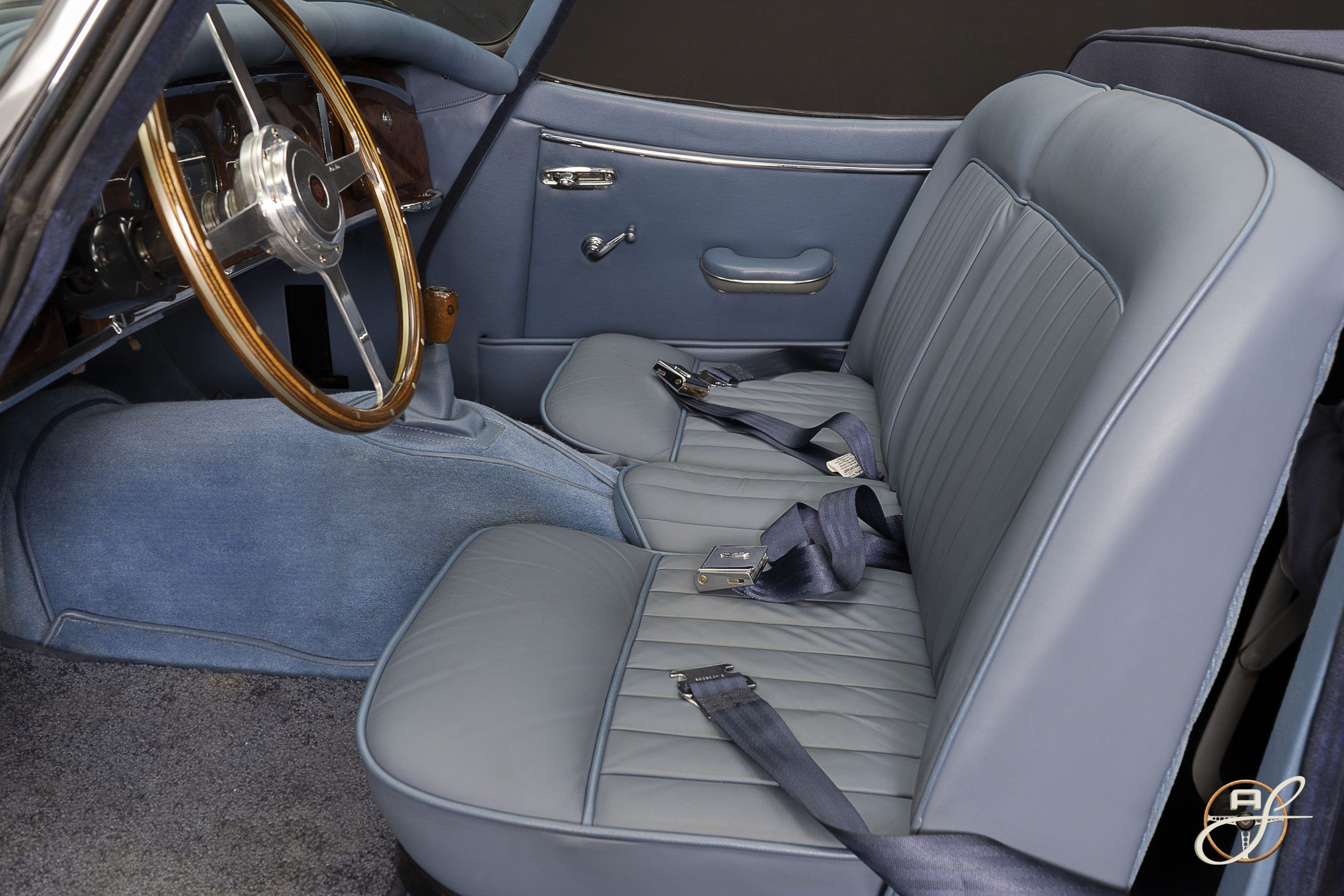 Jaguar XK150 11