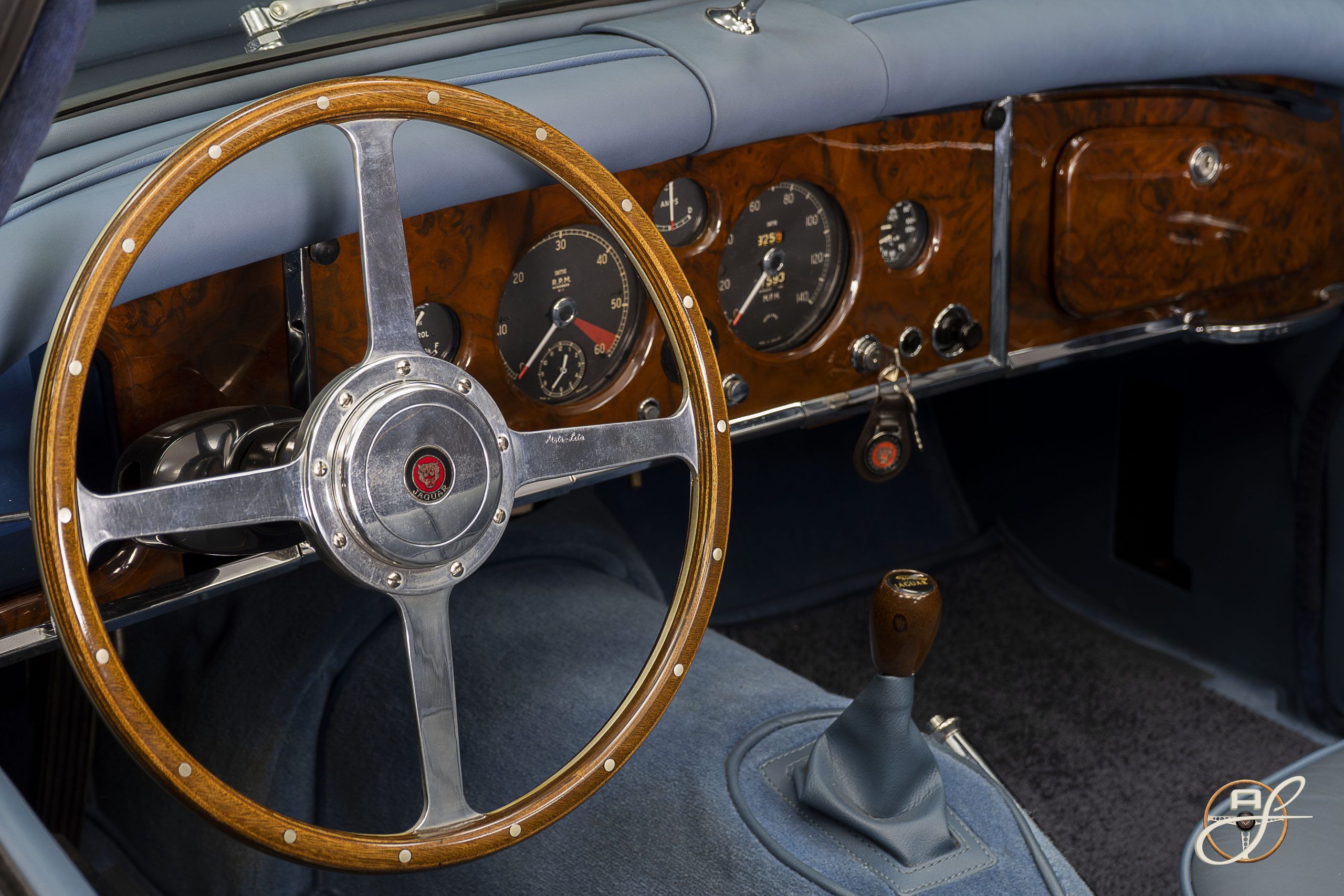 Jaguar XK150 12