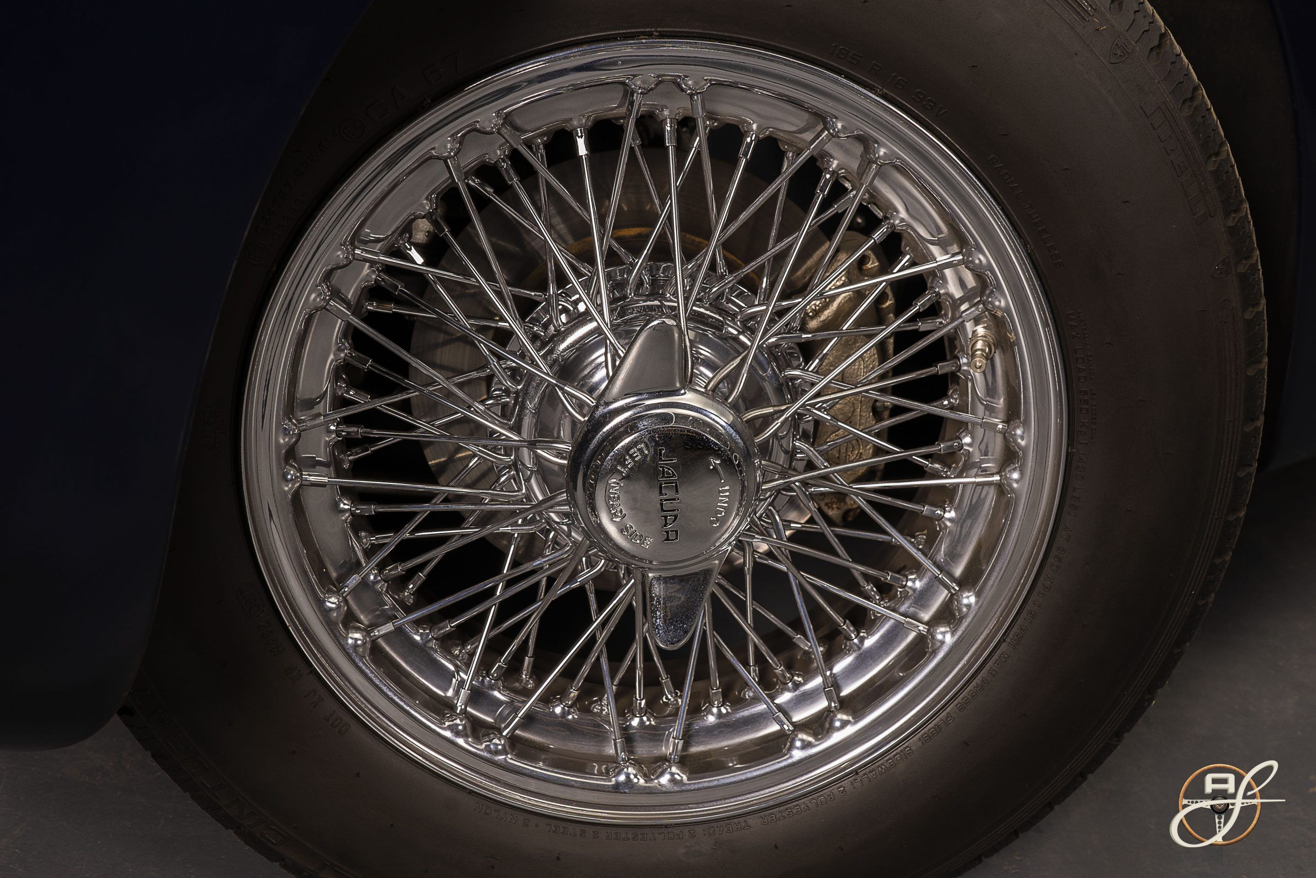 Jaguar XK150 13