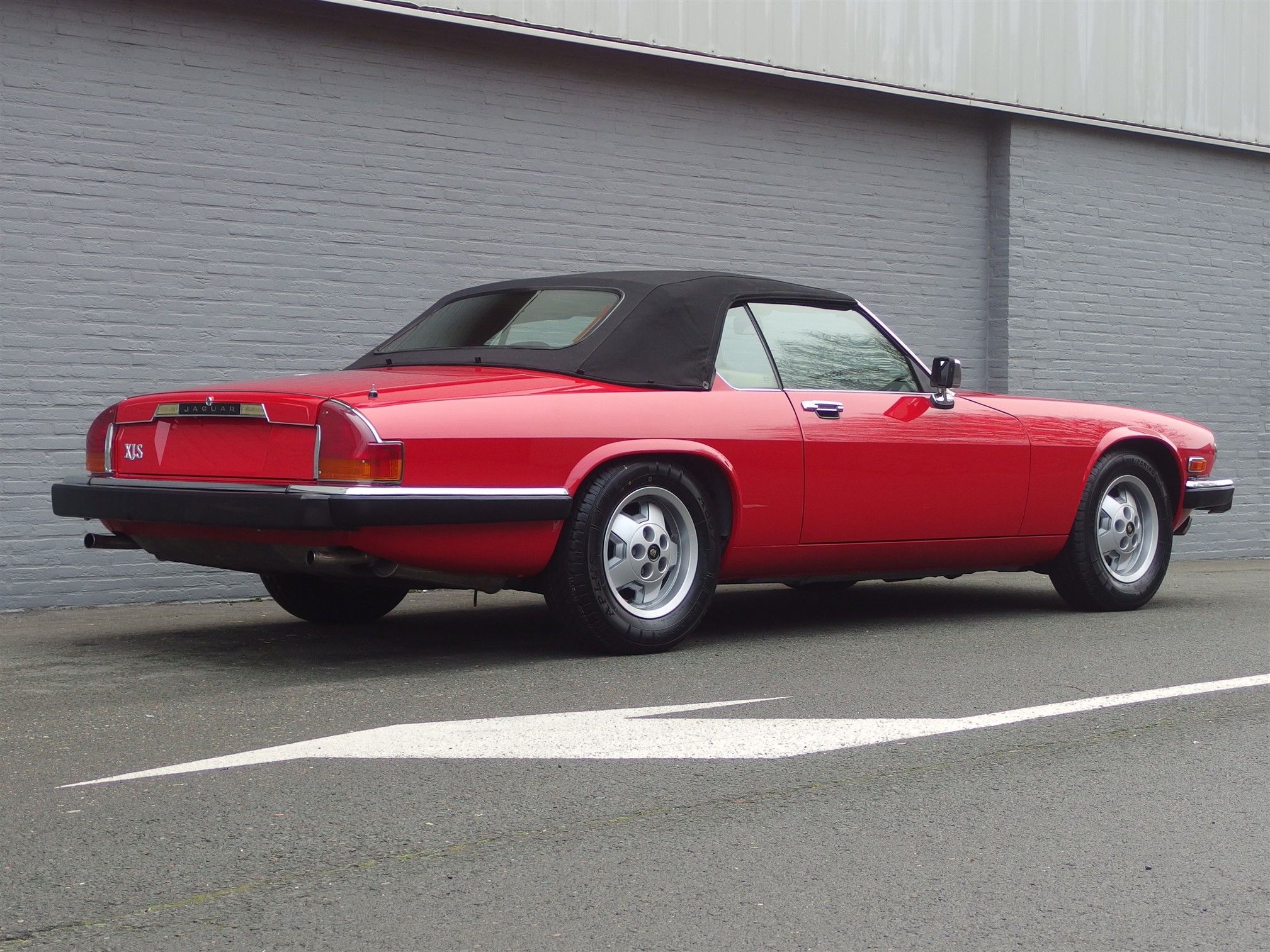 Jaguar XJS Convertible 3