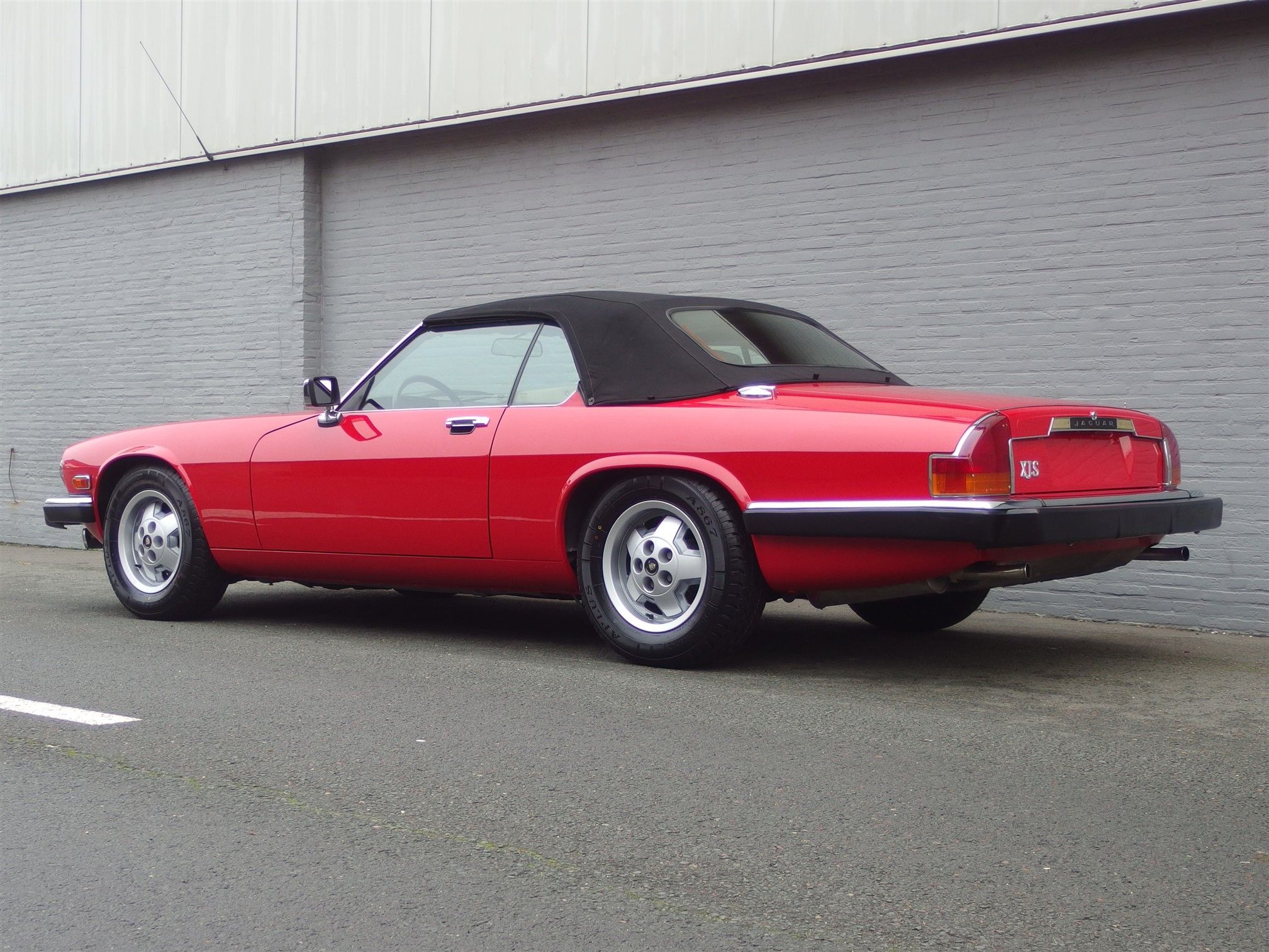 Jaguar XJS Convertible 4