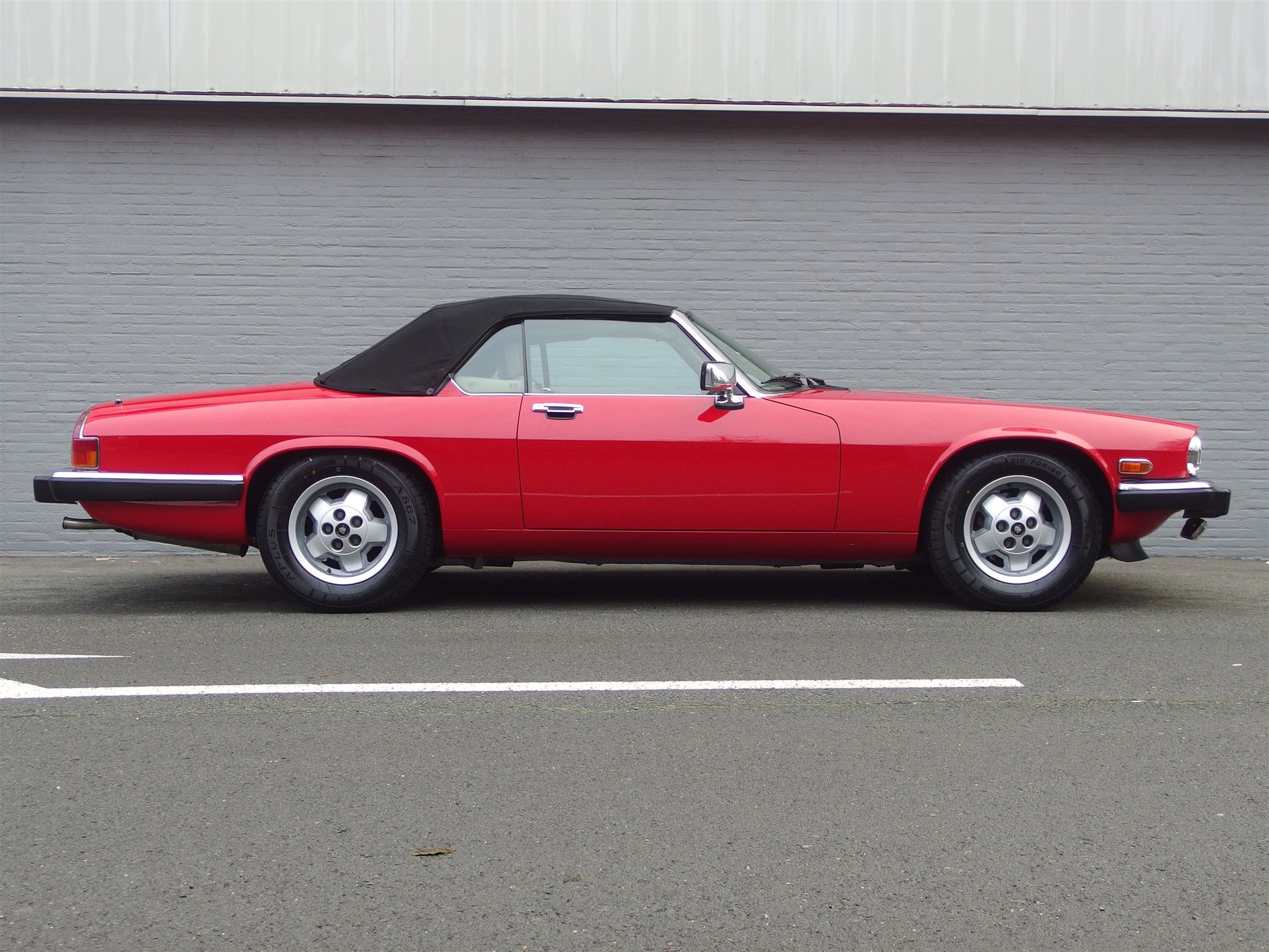 Jaguar XJS Convertible 6
