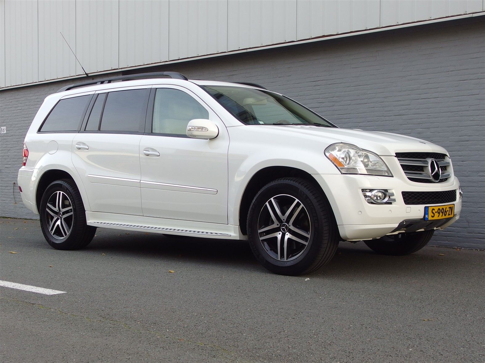 Mercedes-Benz GL450 2