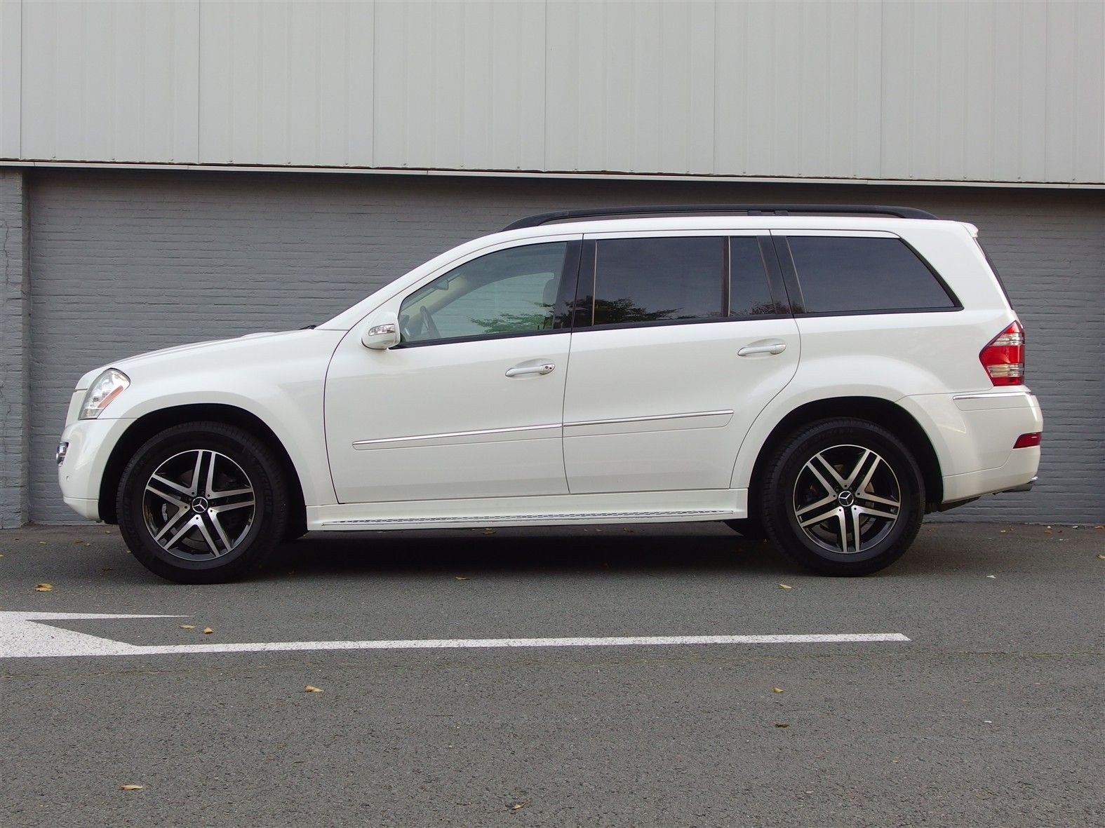 Mercedes-Benz GL450 8