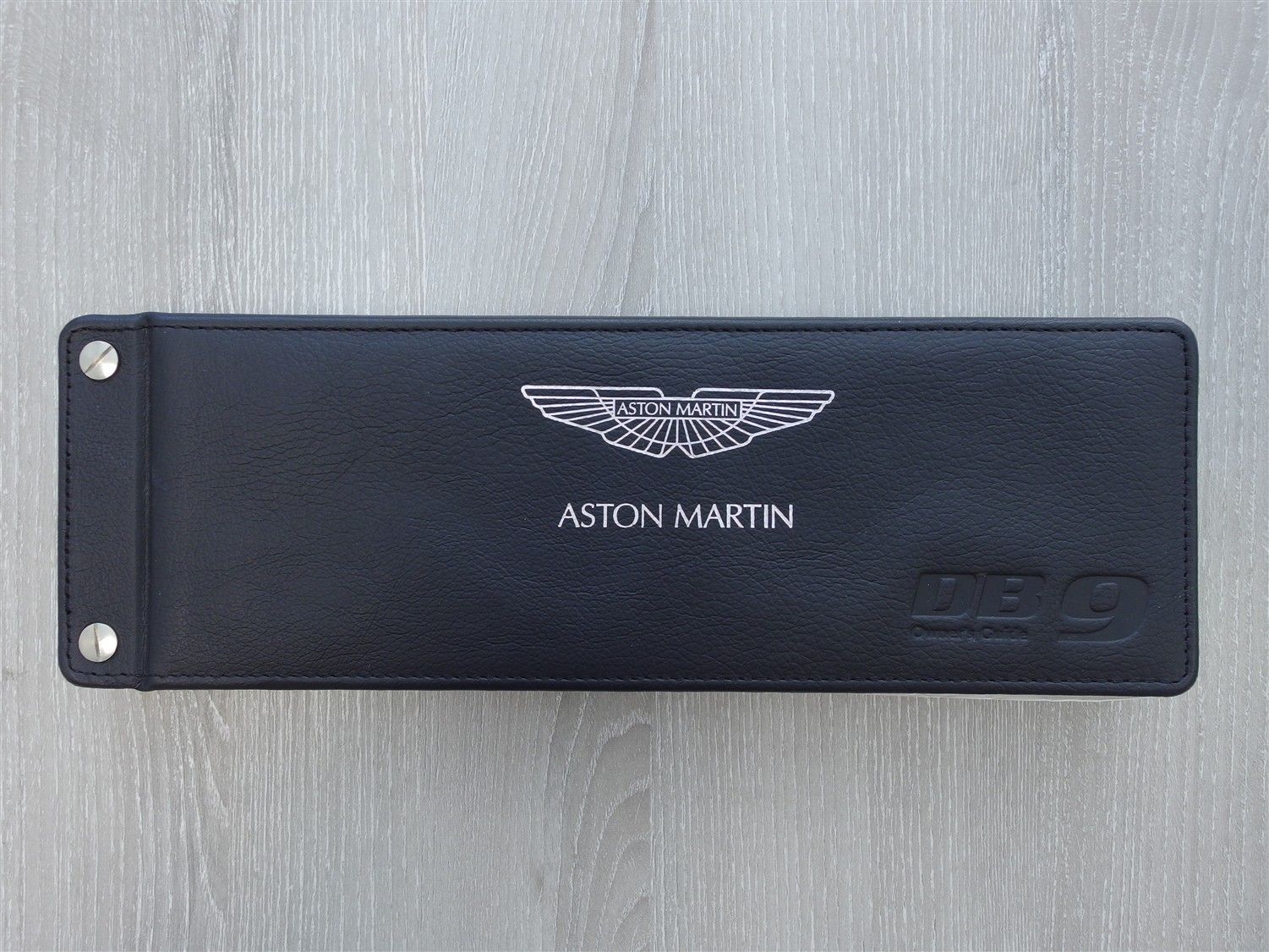 Aston Martin DB9 2