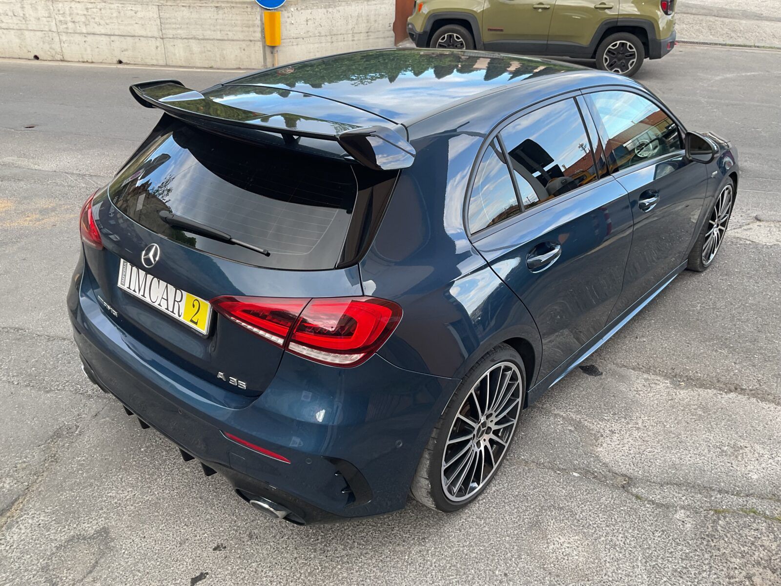 Mercedes-Benz A 35 AMG 3