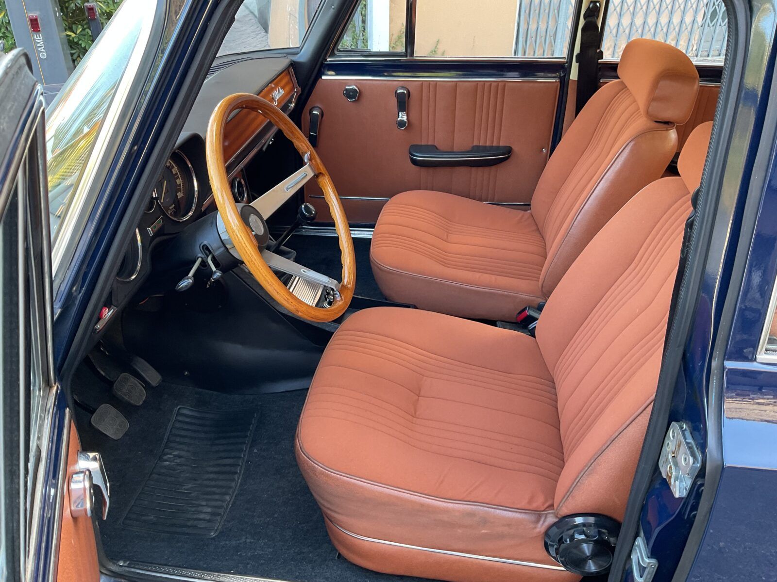 Alfa Romeo NUOVA GIULIA SUPER 1600 13