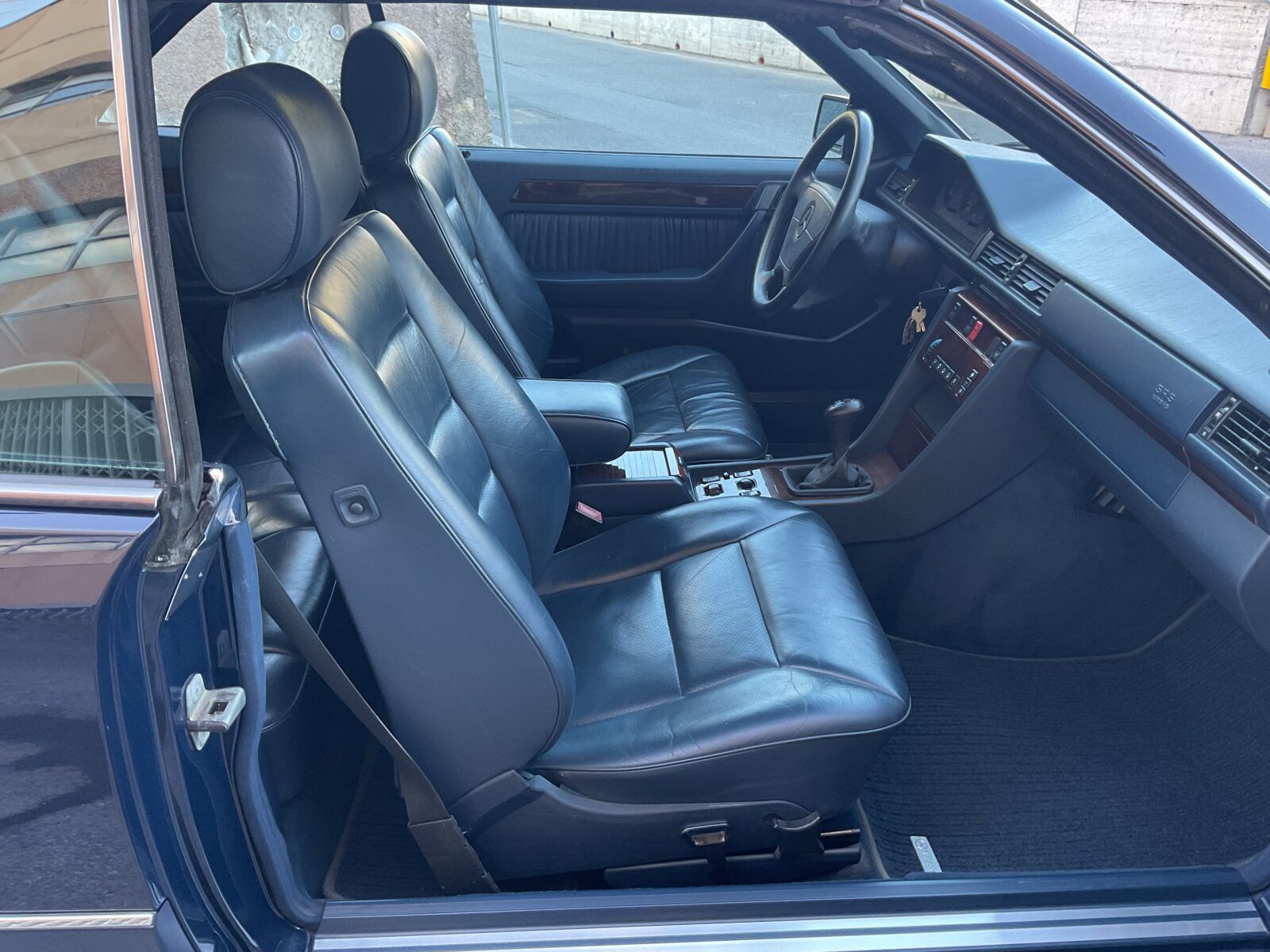 Mercedes-Benz E 200 CABRIOLET 9
