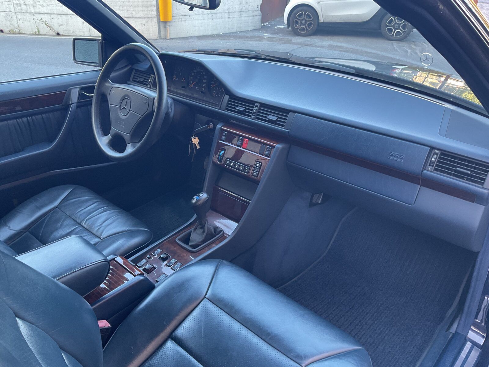 Mercedes-Benz E 200 CABRIOLET 10