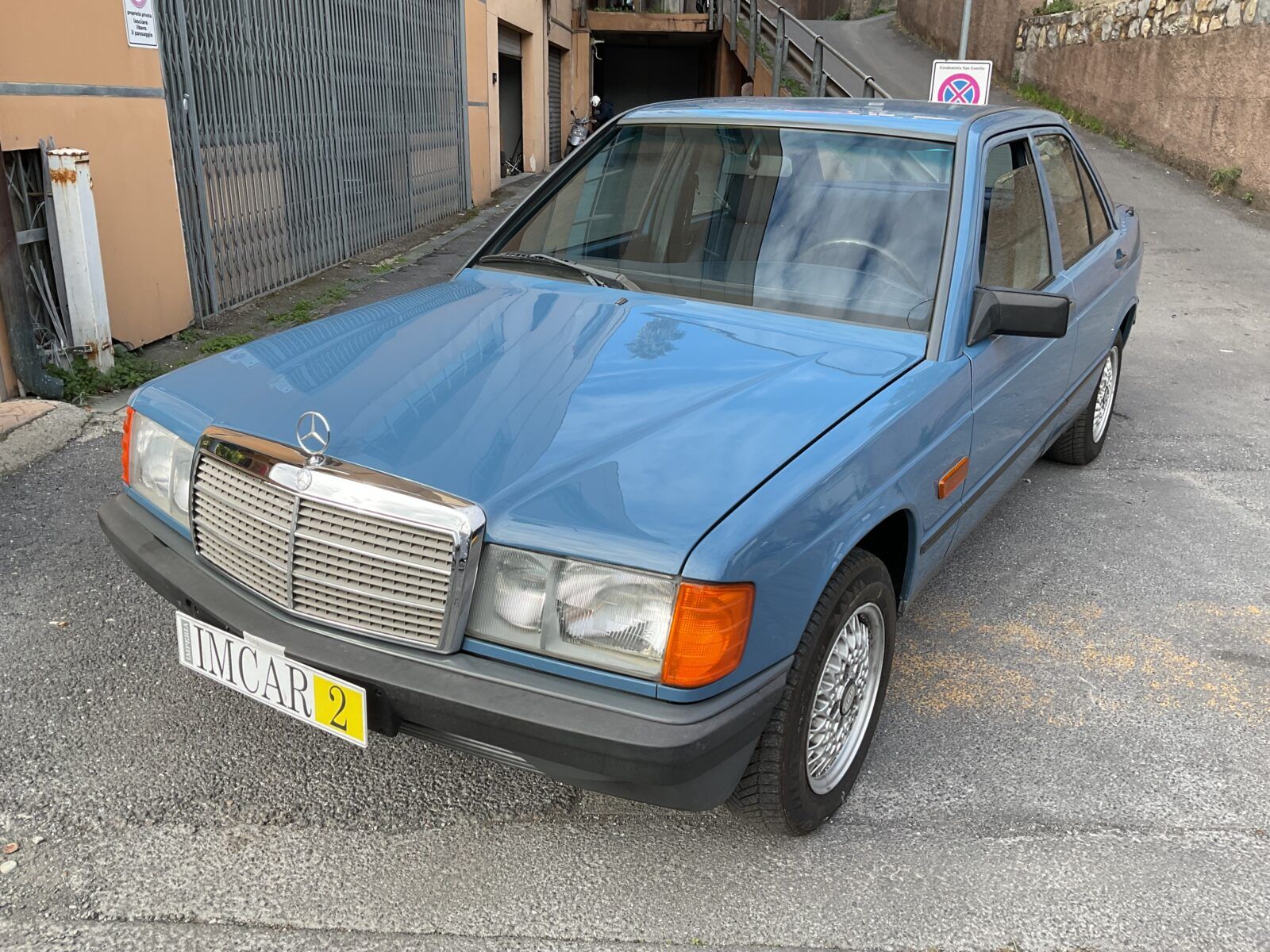 Mercedes-Benz 190 2